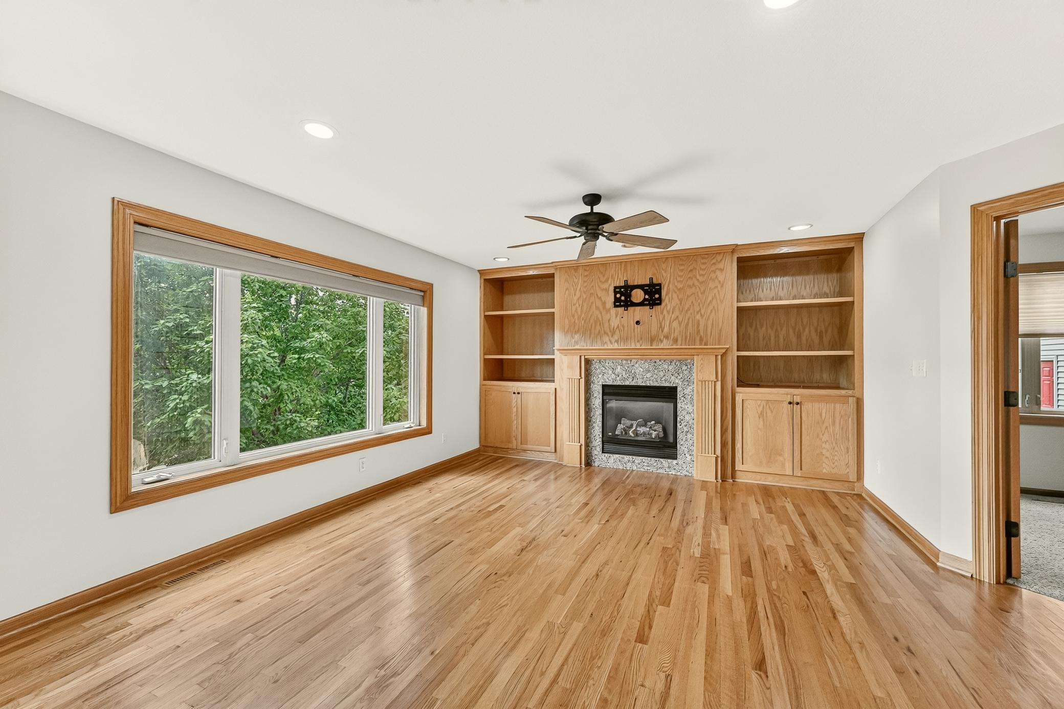 2144 Jade Lane Ne Property Photo 5