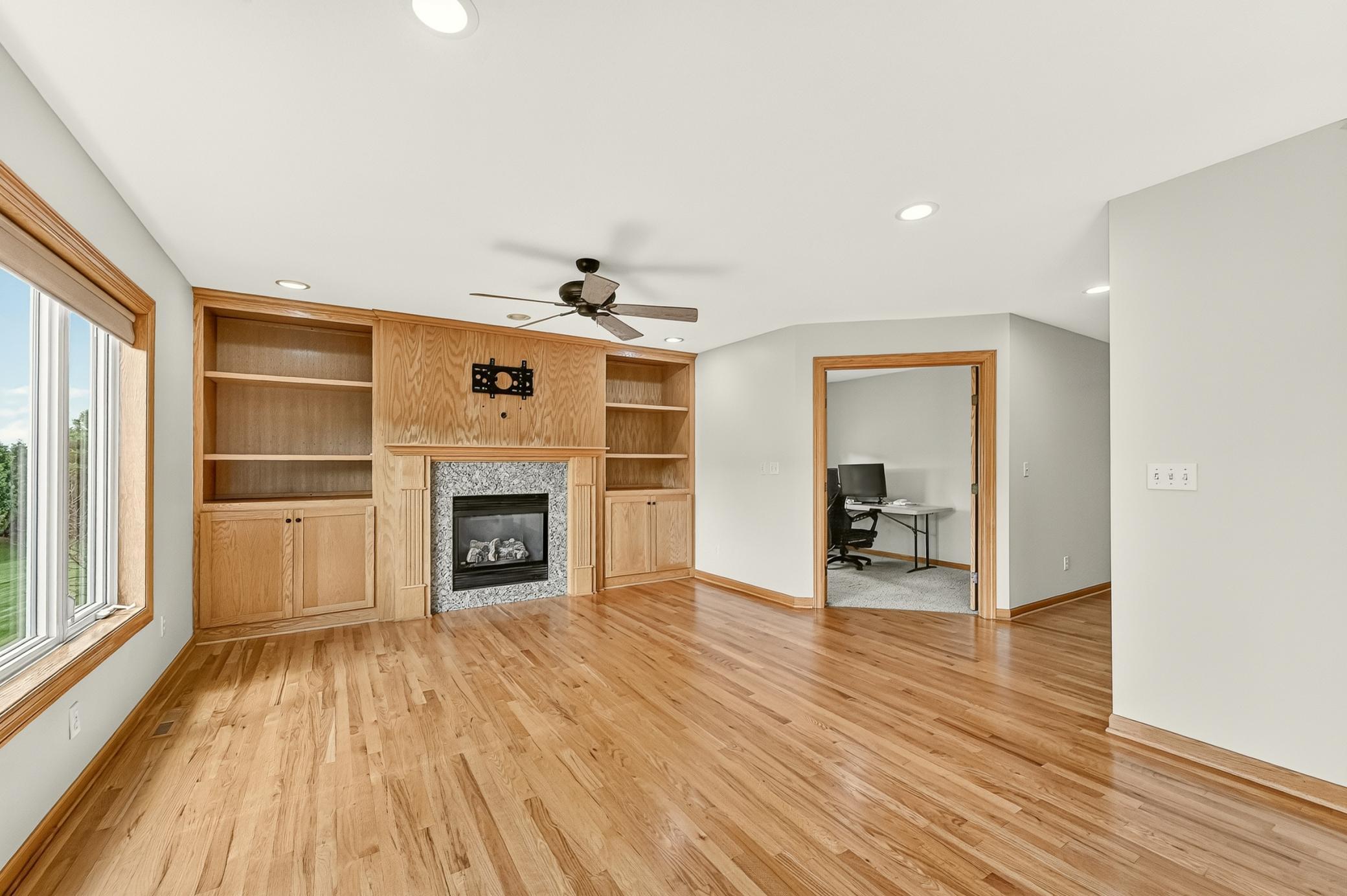 2144 Jade Lane Ne Property Photo 6