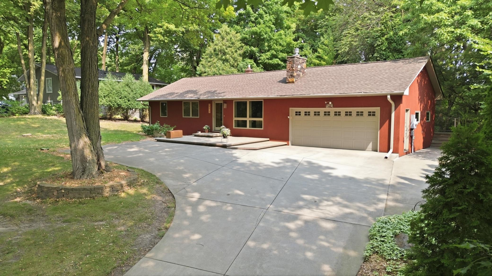 18416 Ridgewood Road Property Photo 1