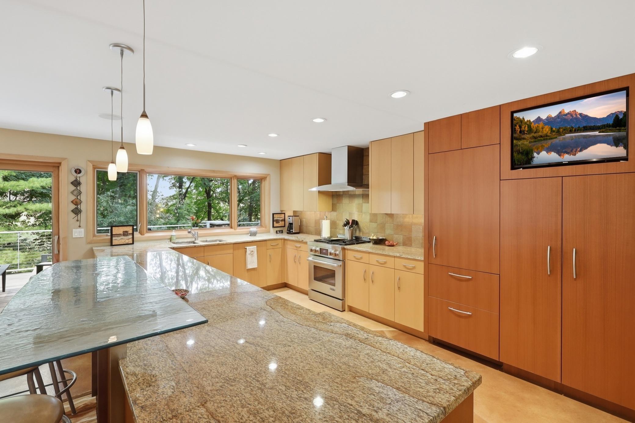 18416 Ridgewood Road Property Photo 8