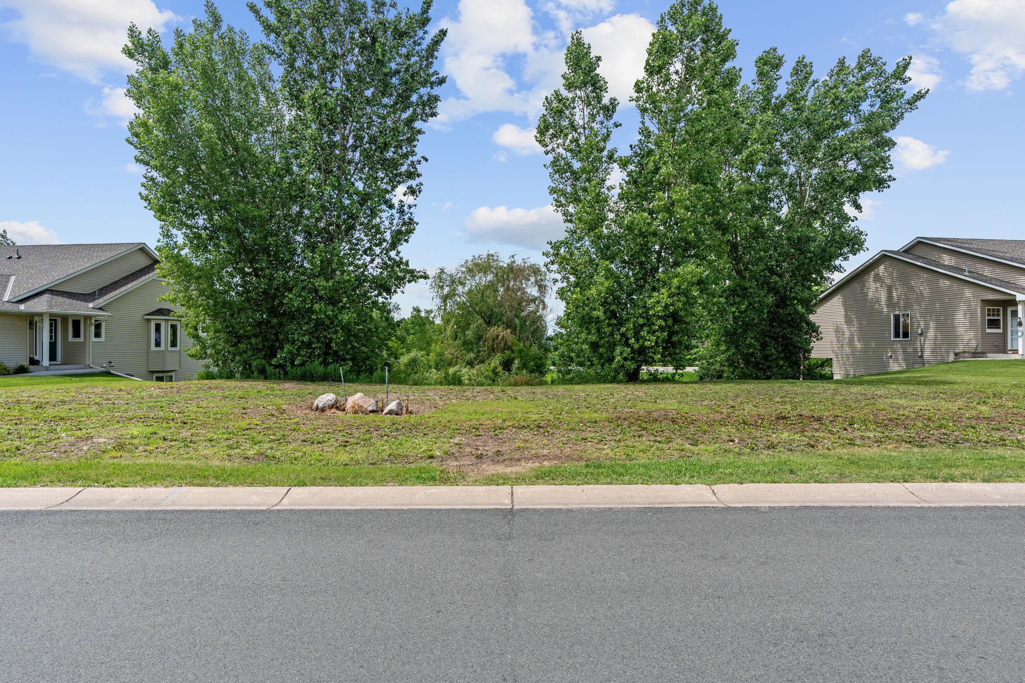 7624 Red Fox Trail Property Photo 3
