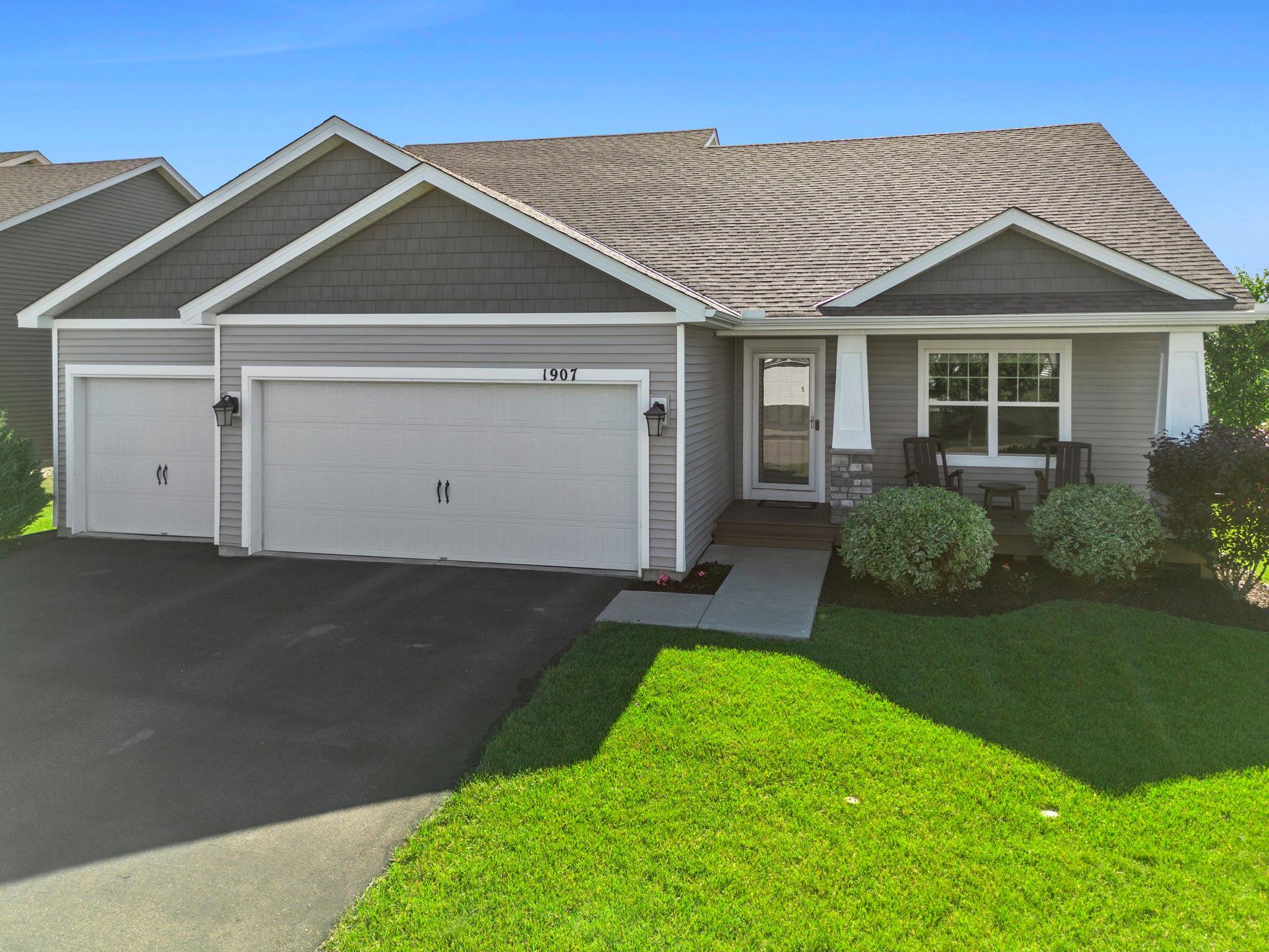 1907 Meridian Curve Property Photo 2