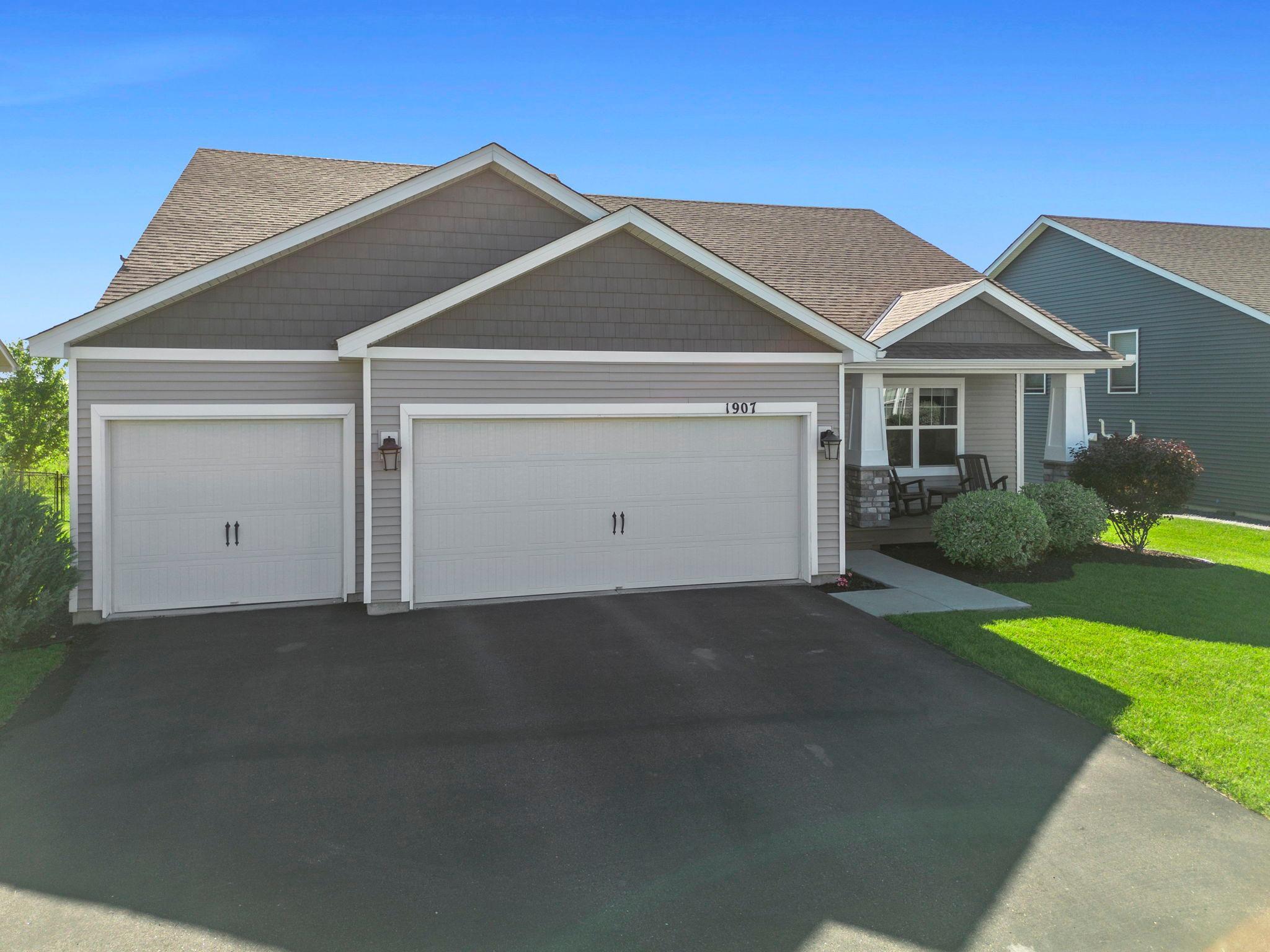 1907 Meridian Curve Property Photo 3