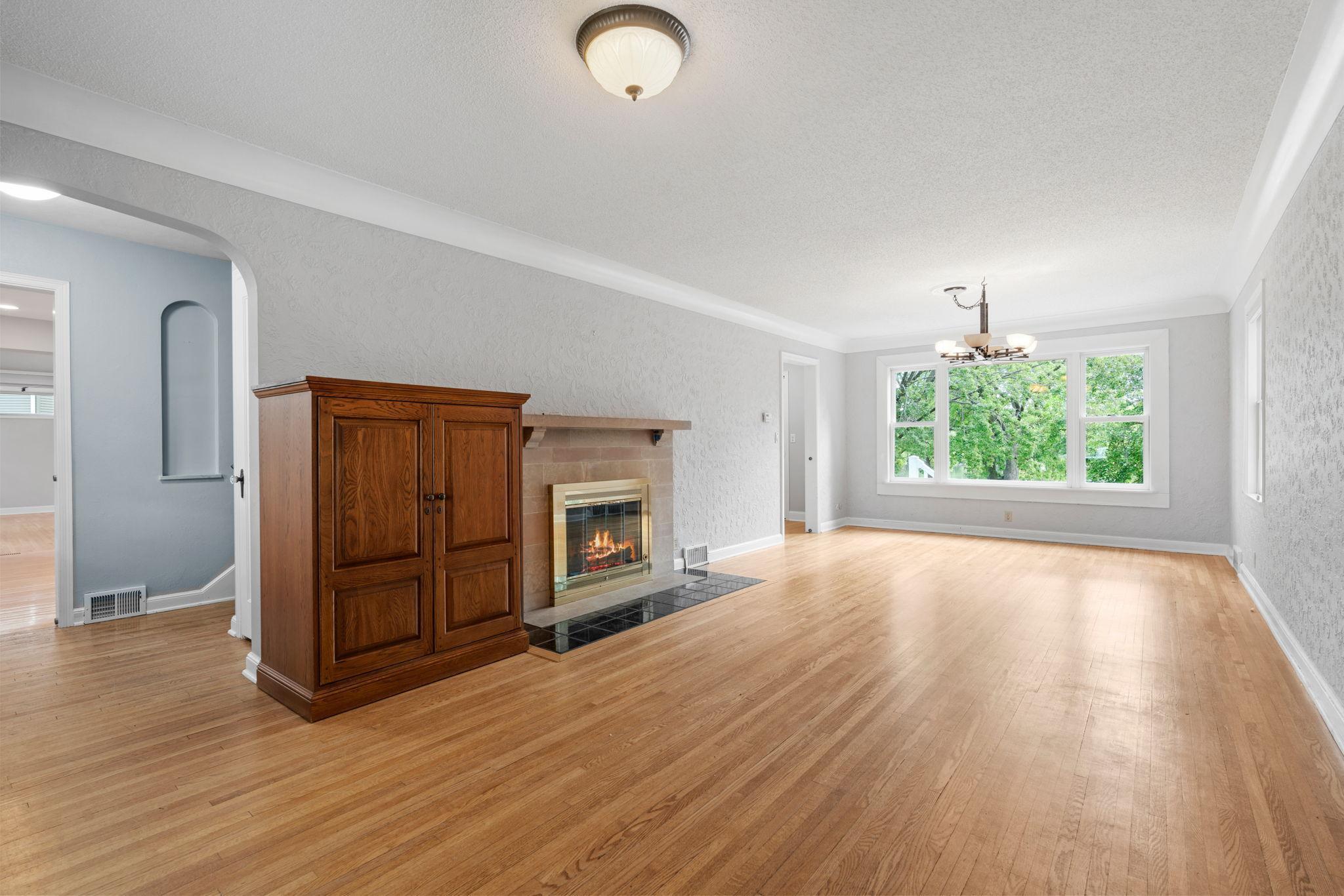 223 E River Parkway Property Photo 13