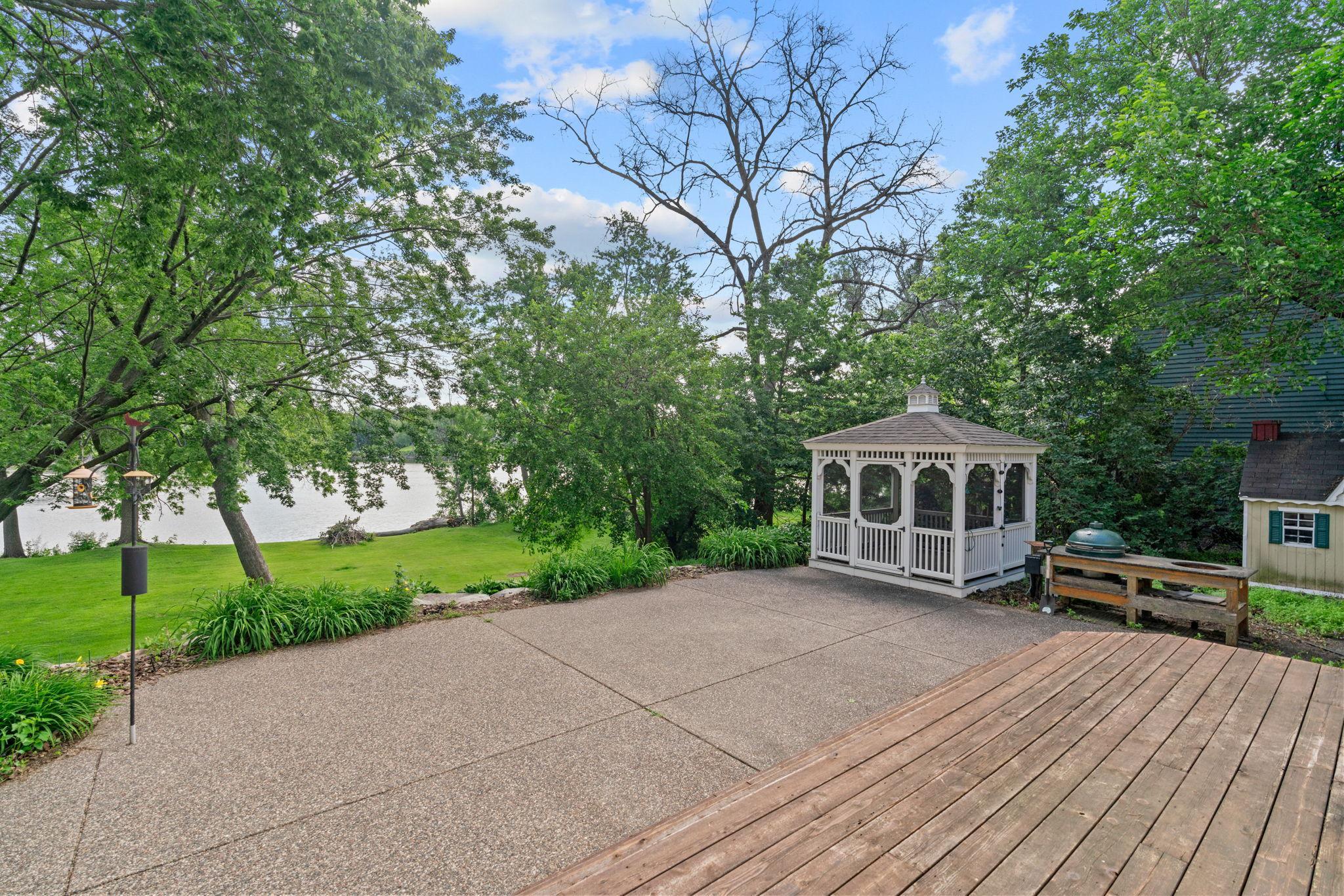 223 E River Parkway Property Photo 37