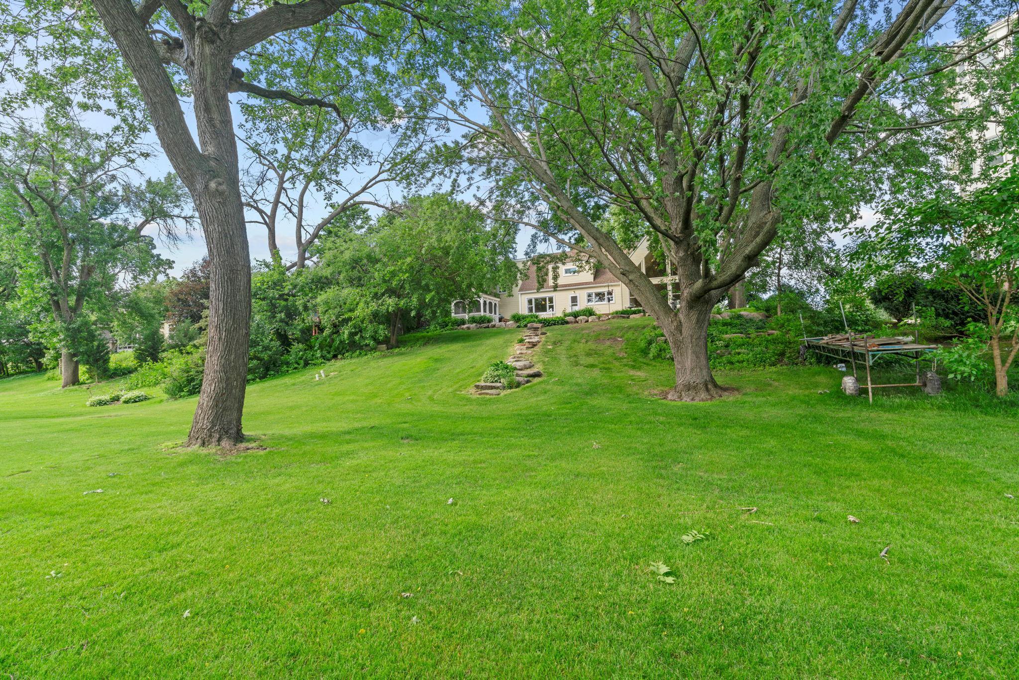 223 E River Parkway Property Photo 38