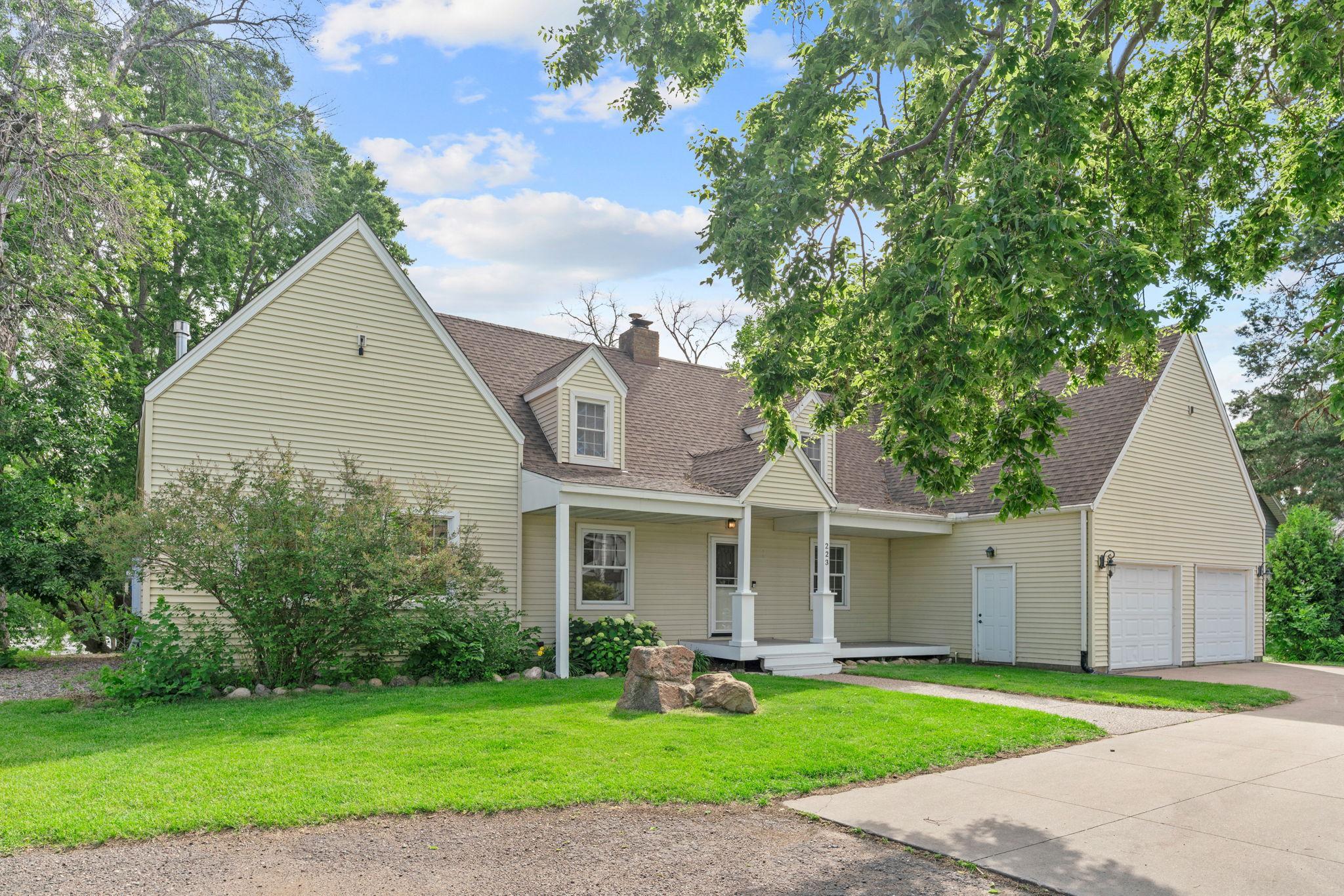 223 E River Parkway Property Photo 54