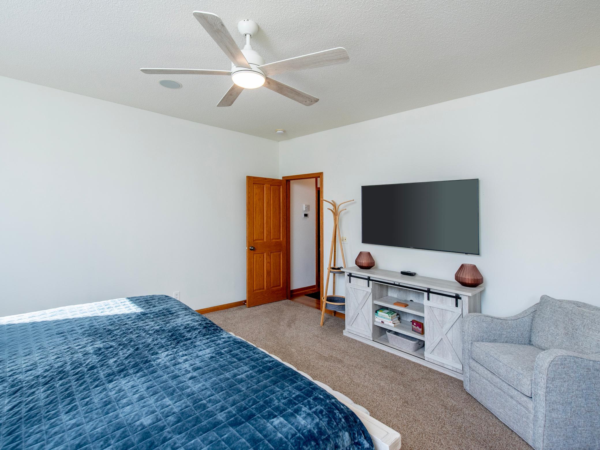814 New Century Boulevard S Property Photo 19