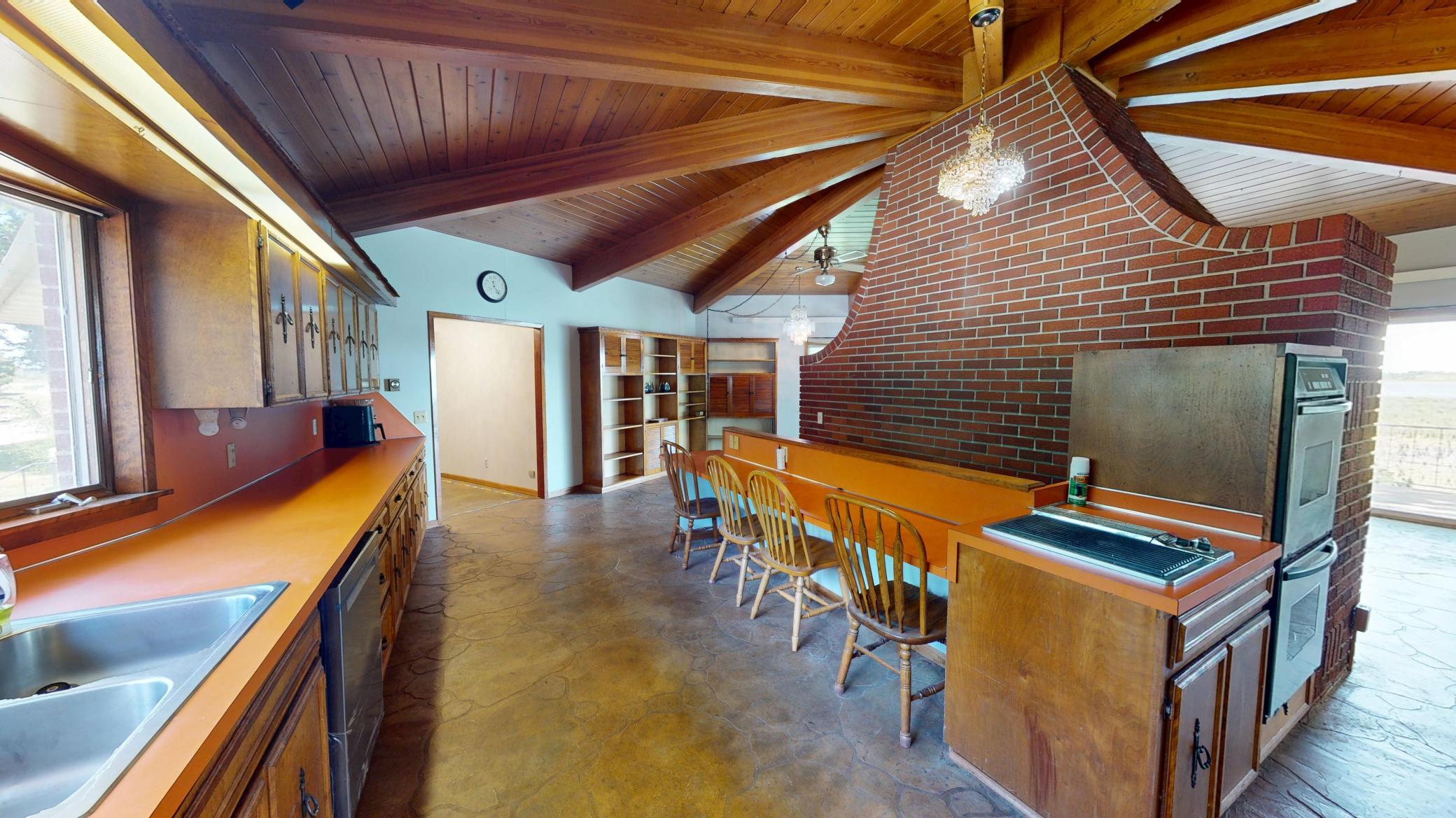 118 Arrowhead Road Property Photo 4