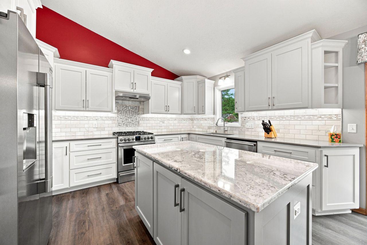 365 Linda Circle Property Photo 3