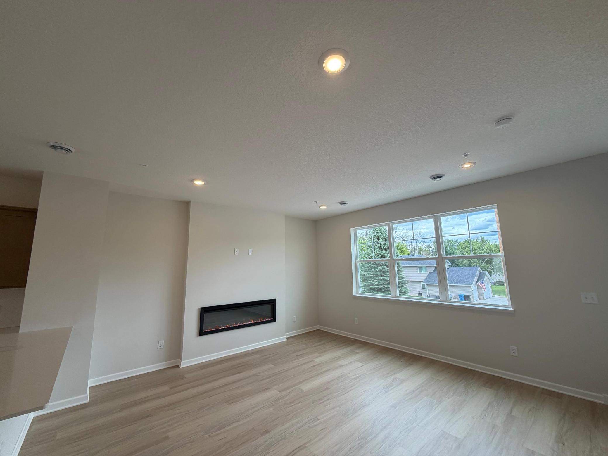 13614 Willow Drive Property Photo 4