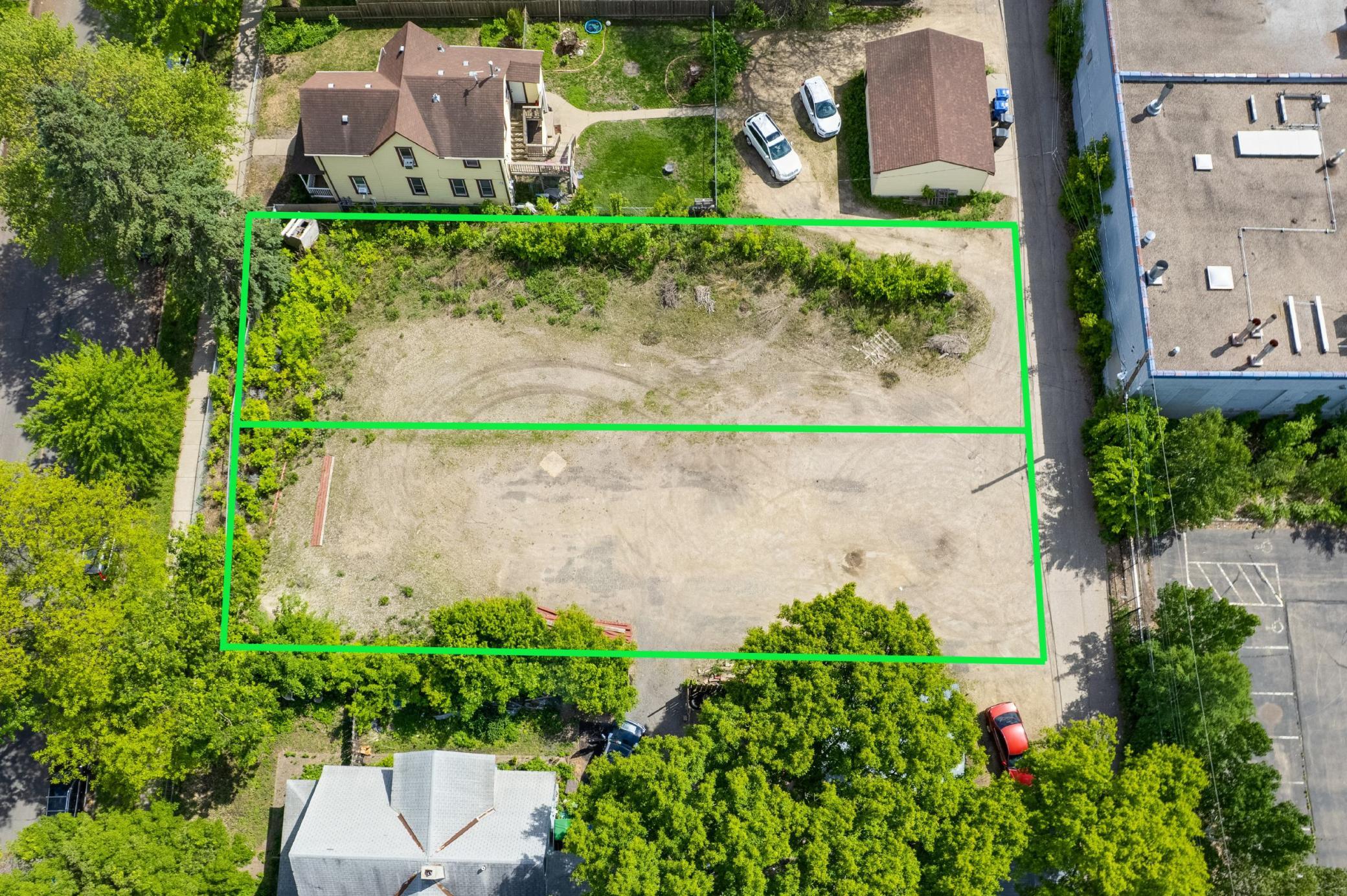 2828 & 2824 27th Avenue S Property Photo 9