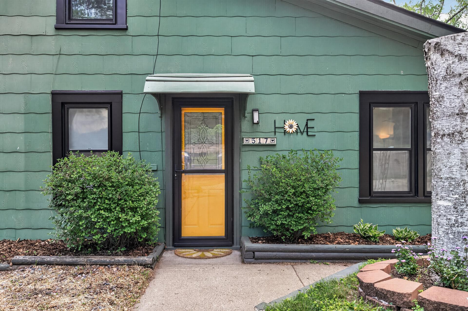 517 Sidney Street E Property Photo 6