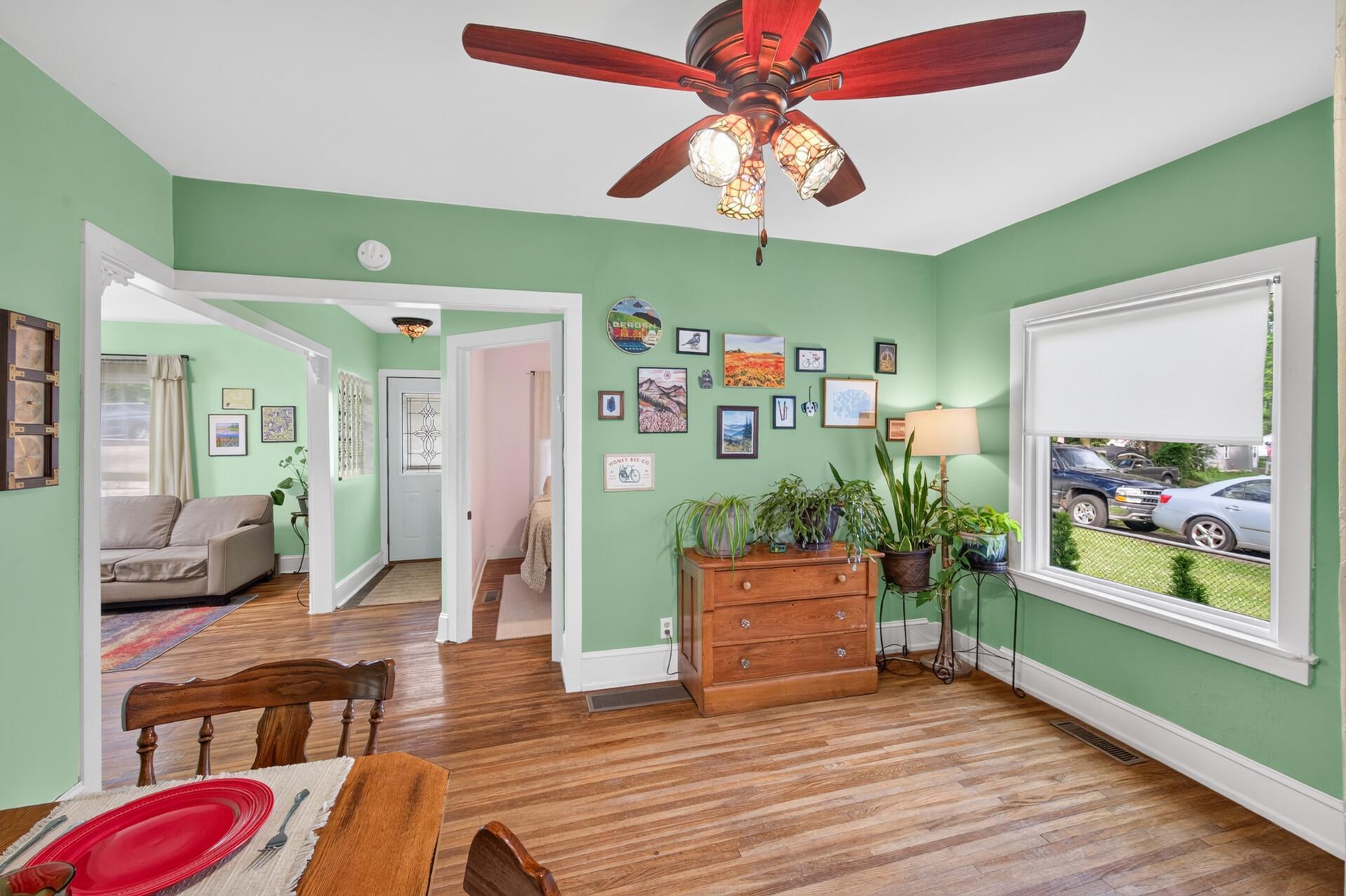 517 Sidney Street E Property Photo 12