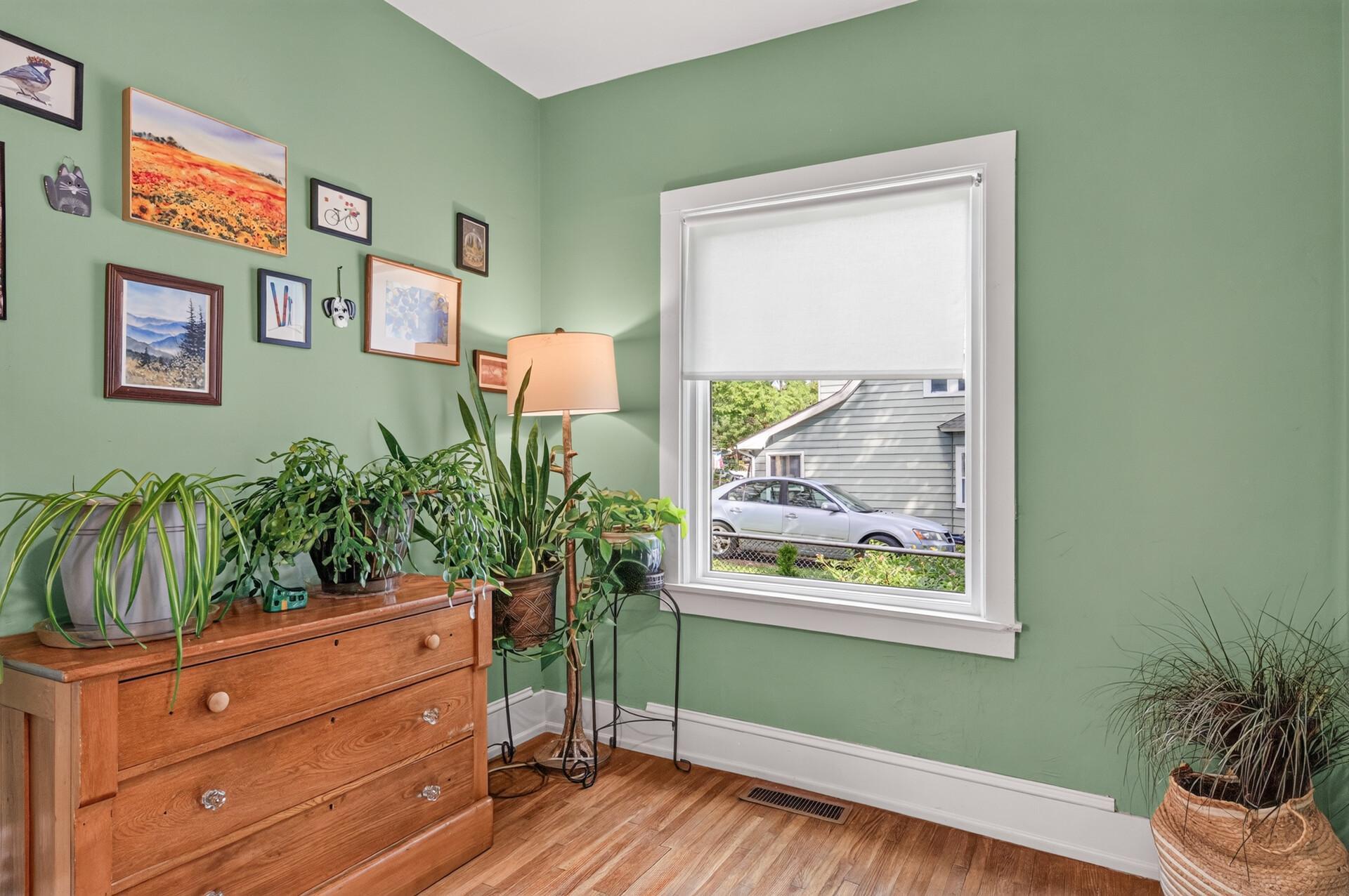 517 Sidney Street E Property Photo 13
