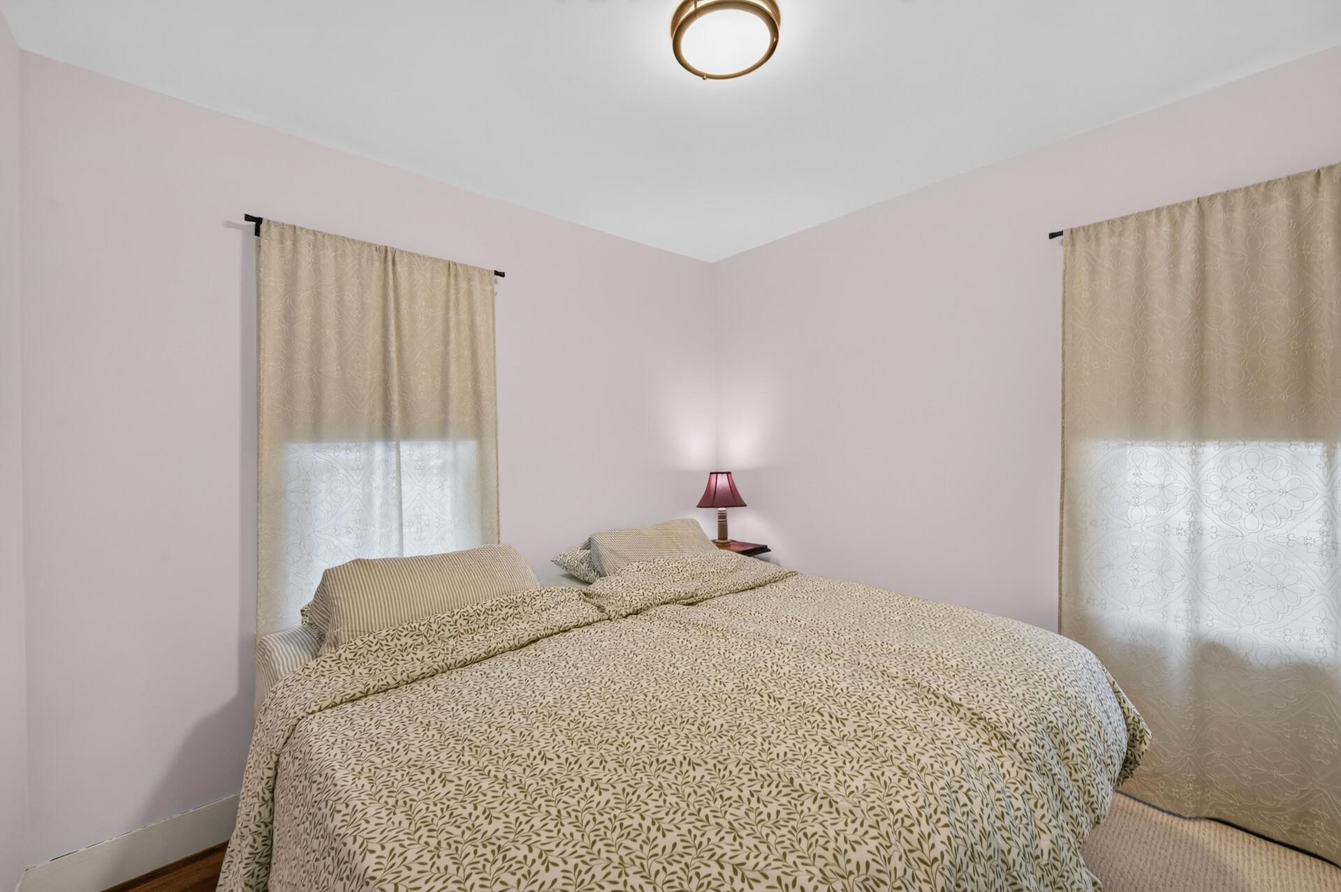 517 Sidney Street E Property Photo 22