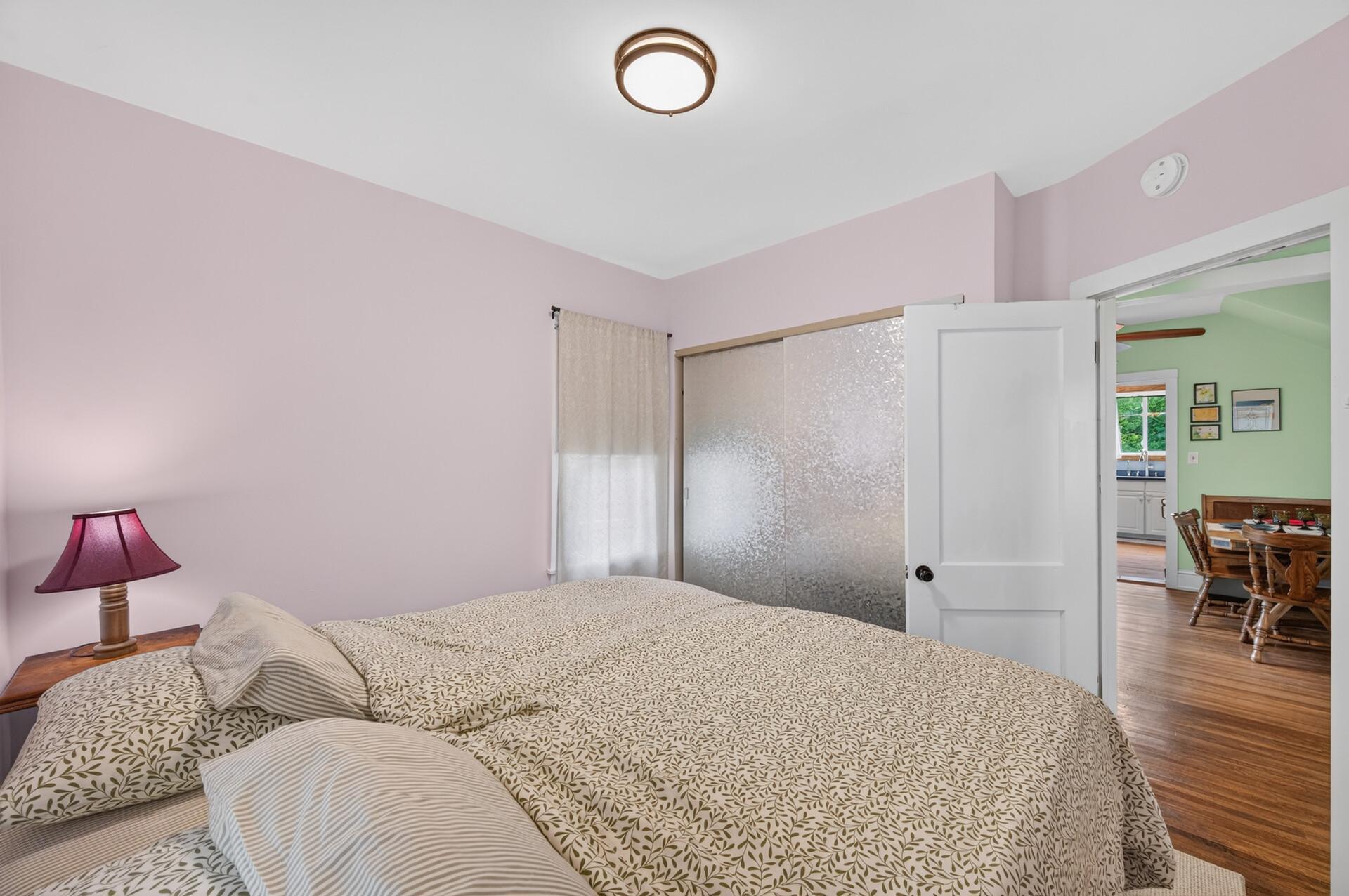 517 Sidney Street E Property Photo 23
