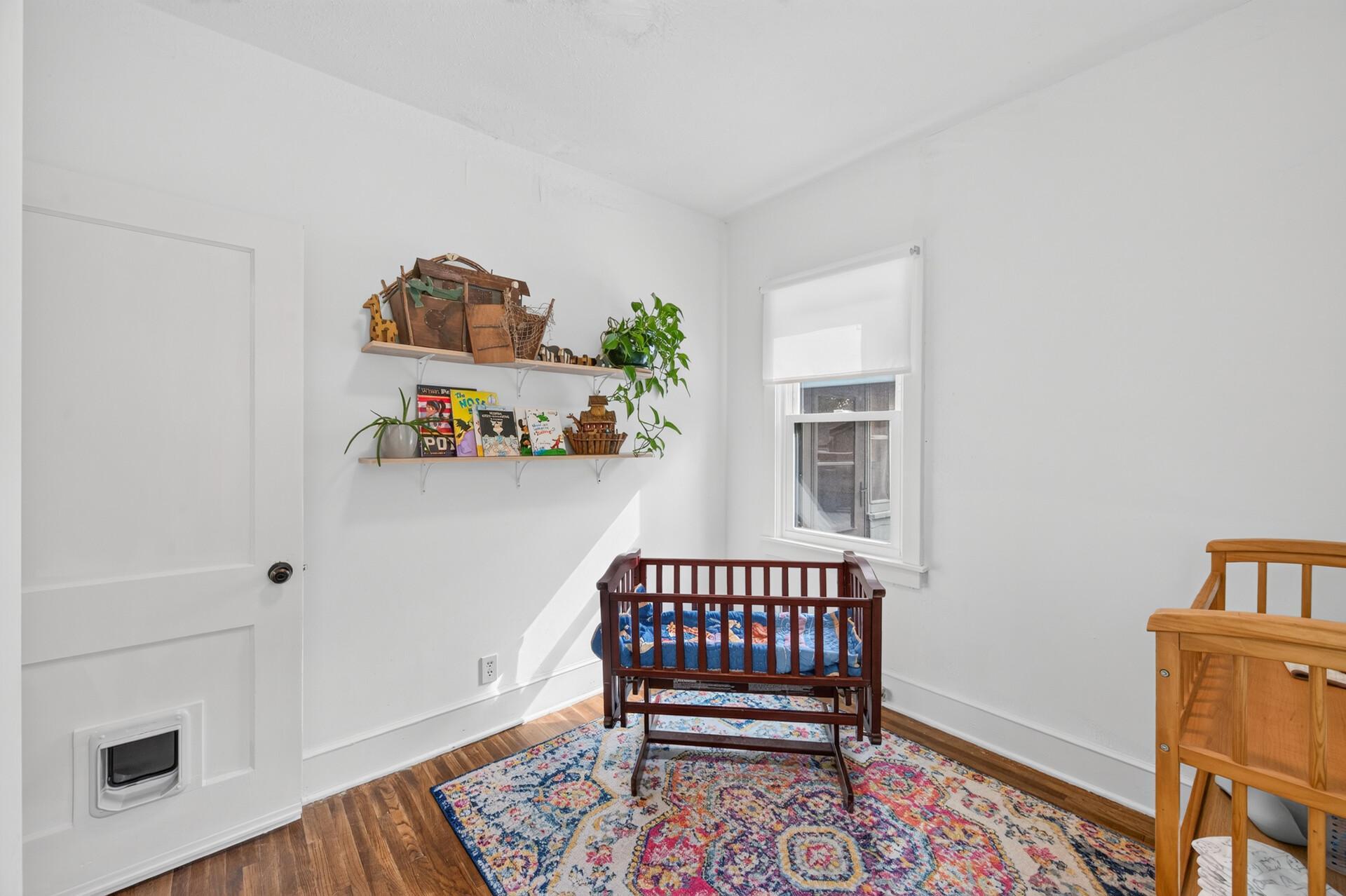 517 Sidney Street E Property Photo 25