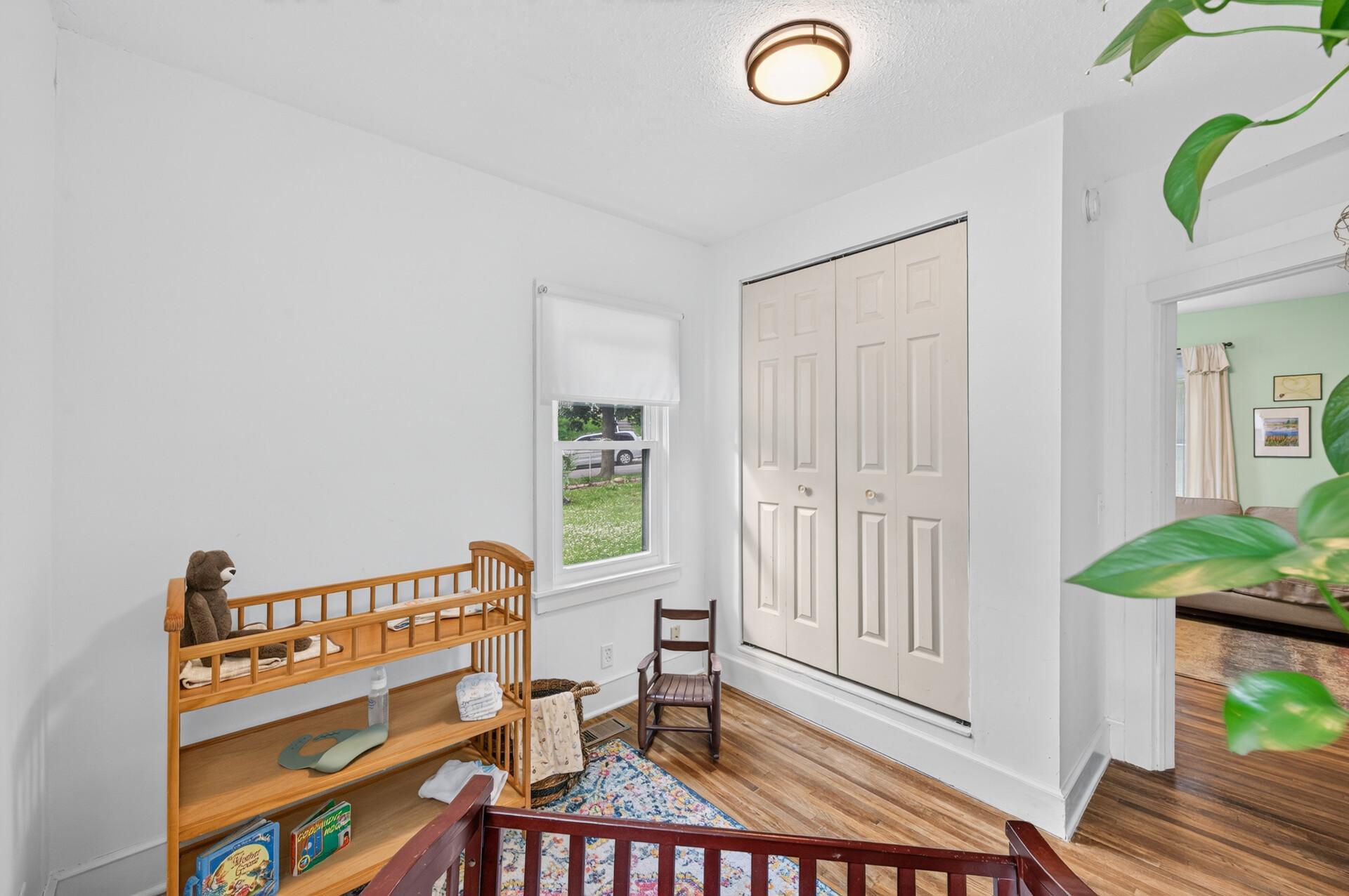 517 Sidney Street E Property Photo 26