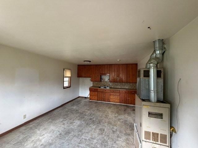 522 E 2nd Street N Property Photo 5