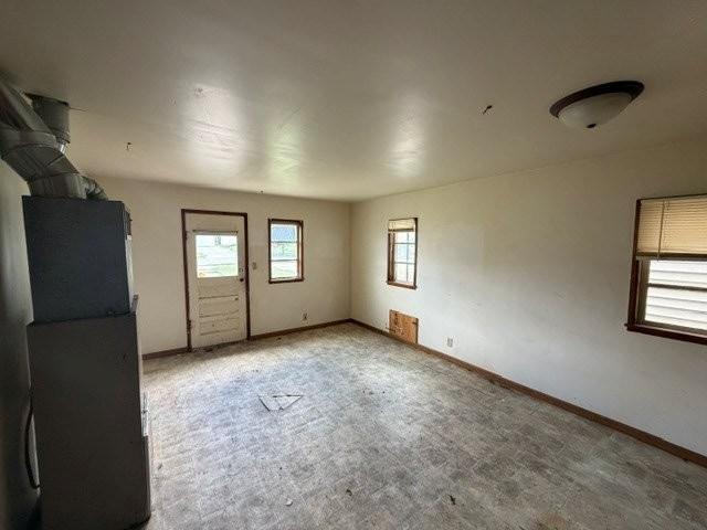 522 E 2nd Street N Property Photo 8