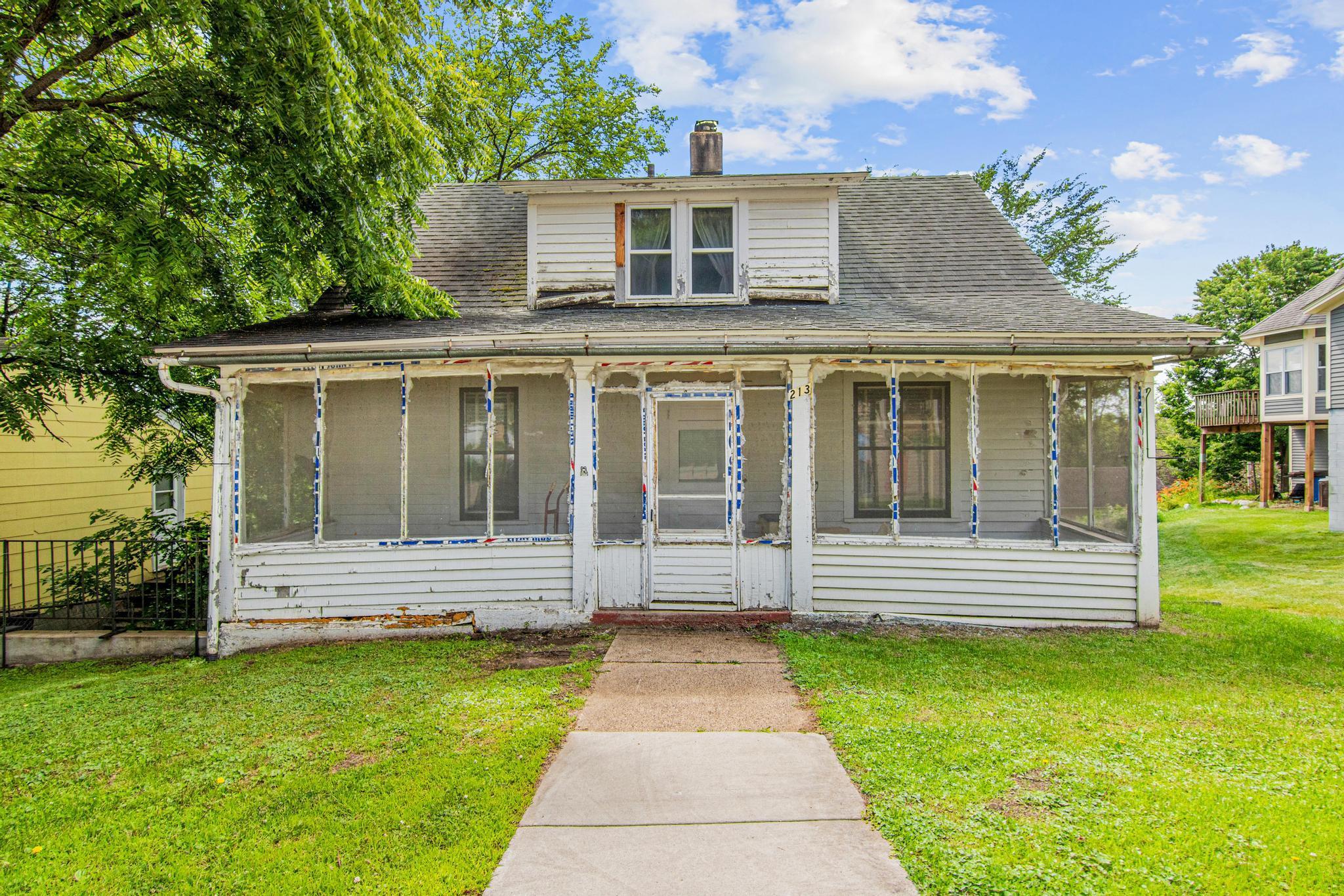 213 4th St W Property Photo 14