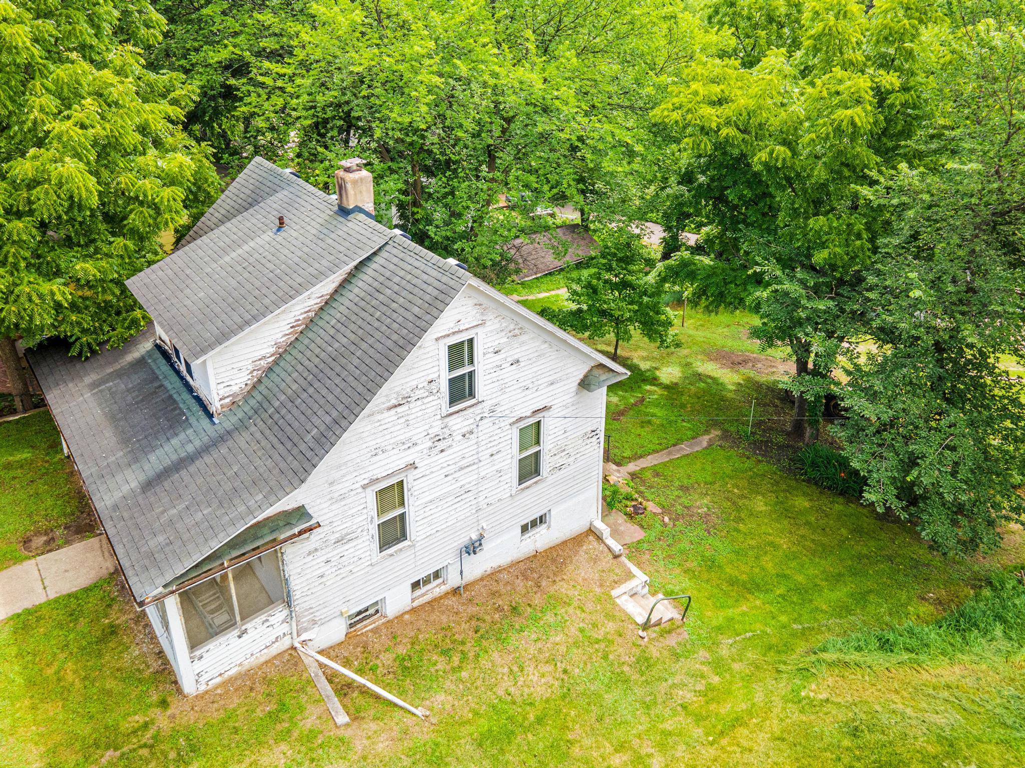 213 4th St W Property Photo 16