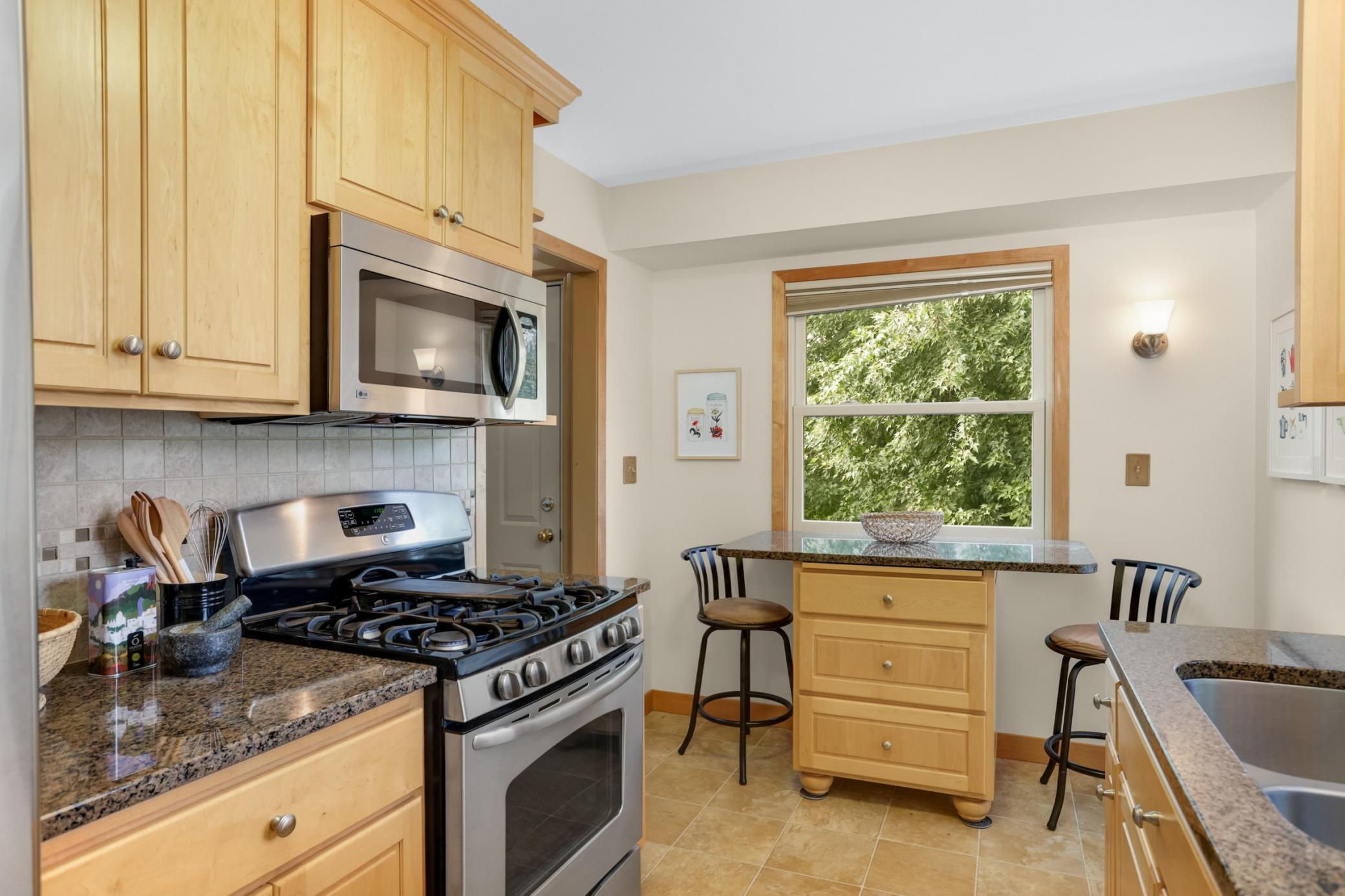 539 Frontenac Place Property Photo 8