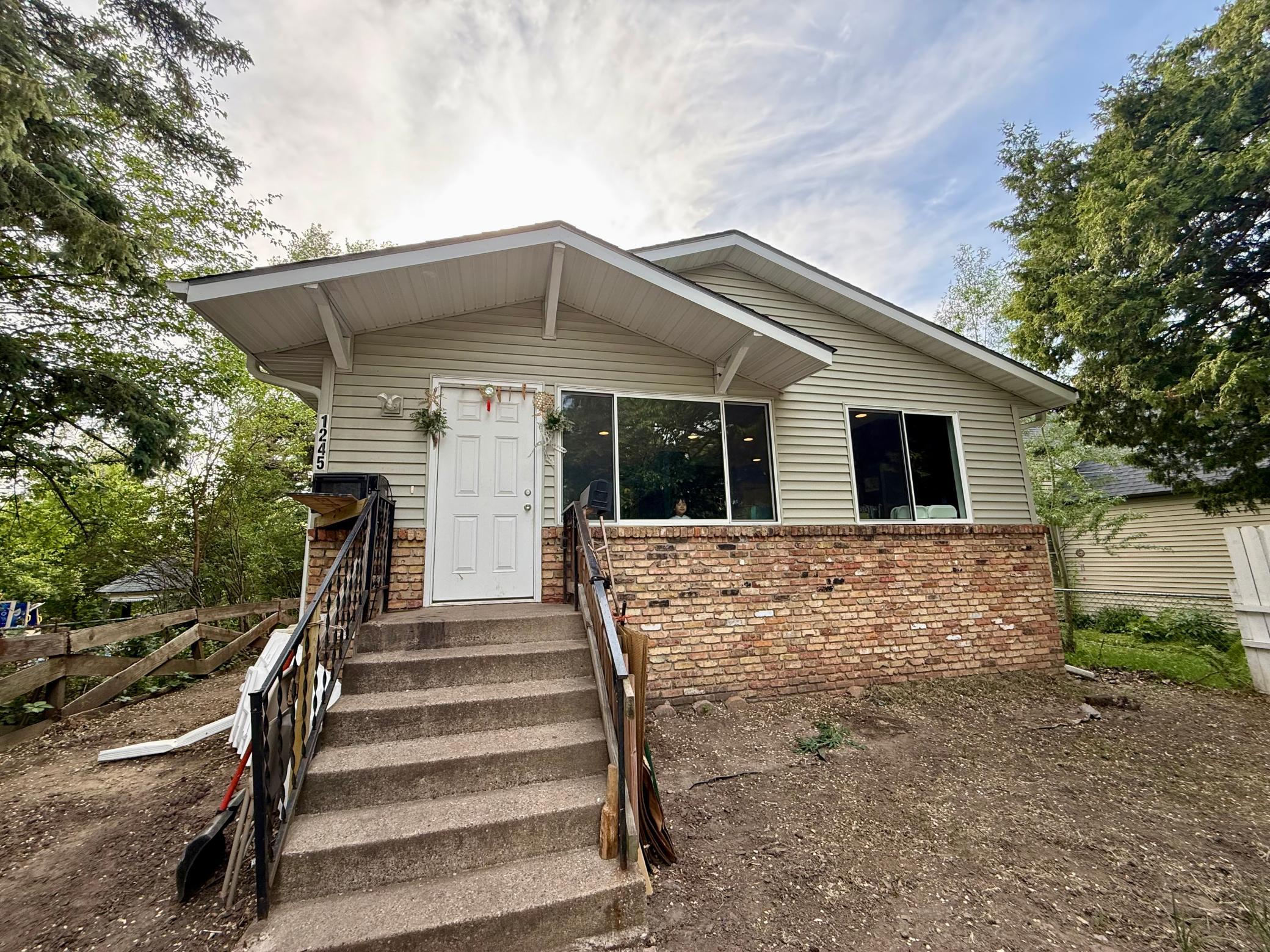 1245 Arkwright Street Property Photo 1