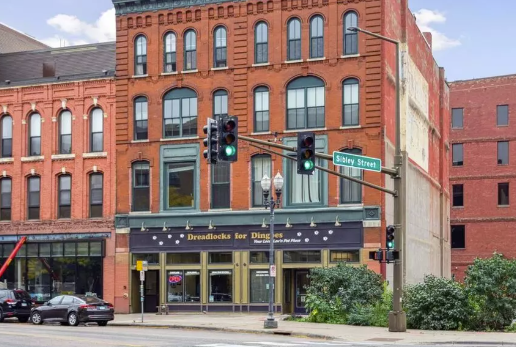 212 7th Street E
