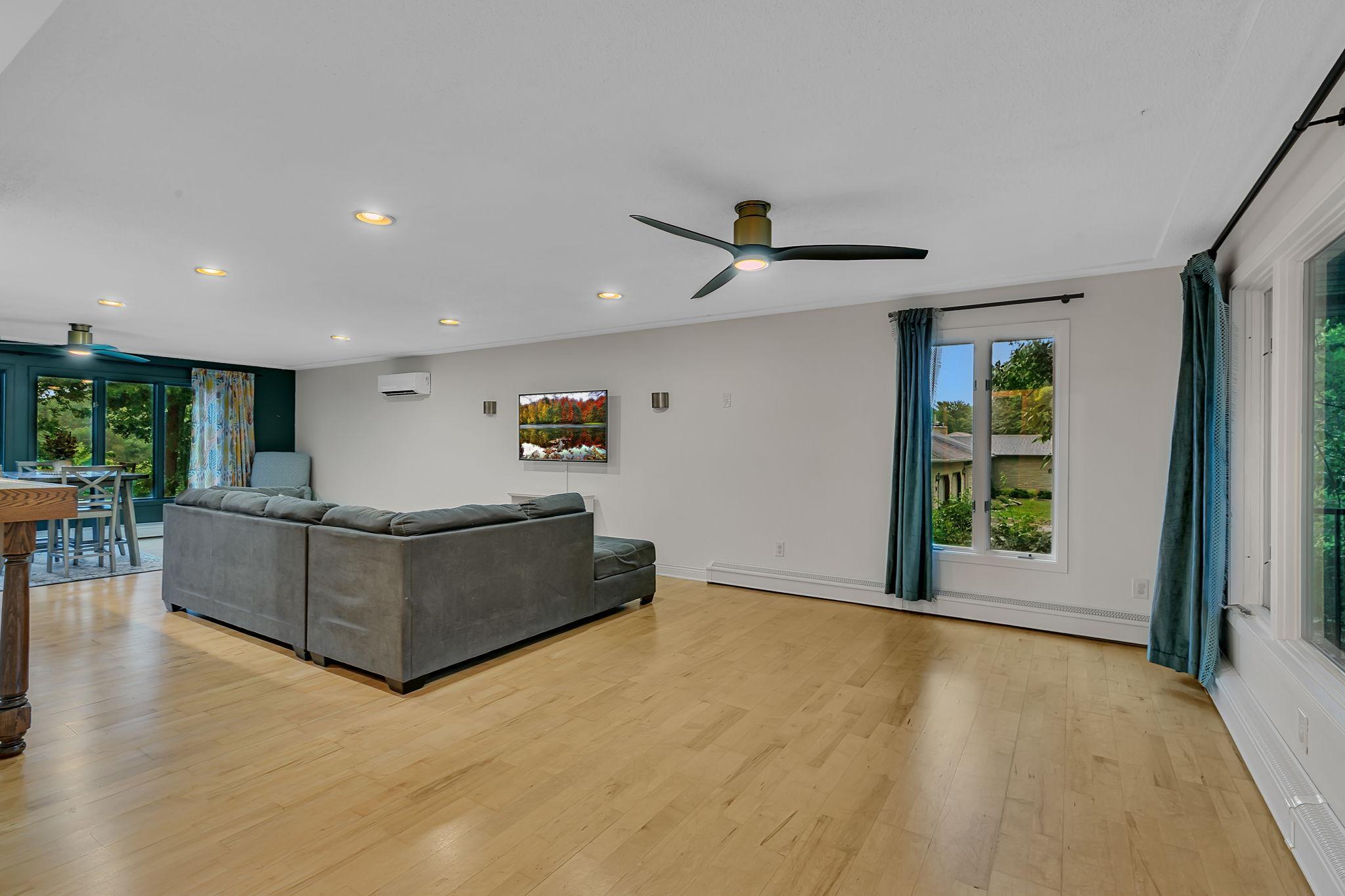 705 W River Street Property Photo 17