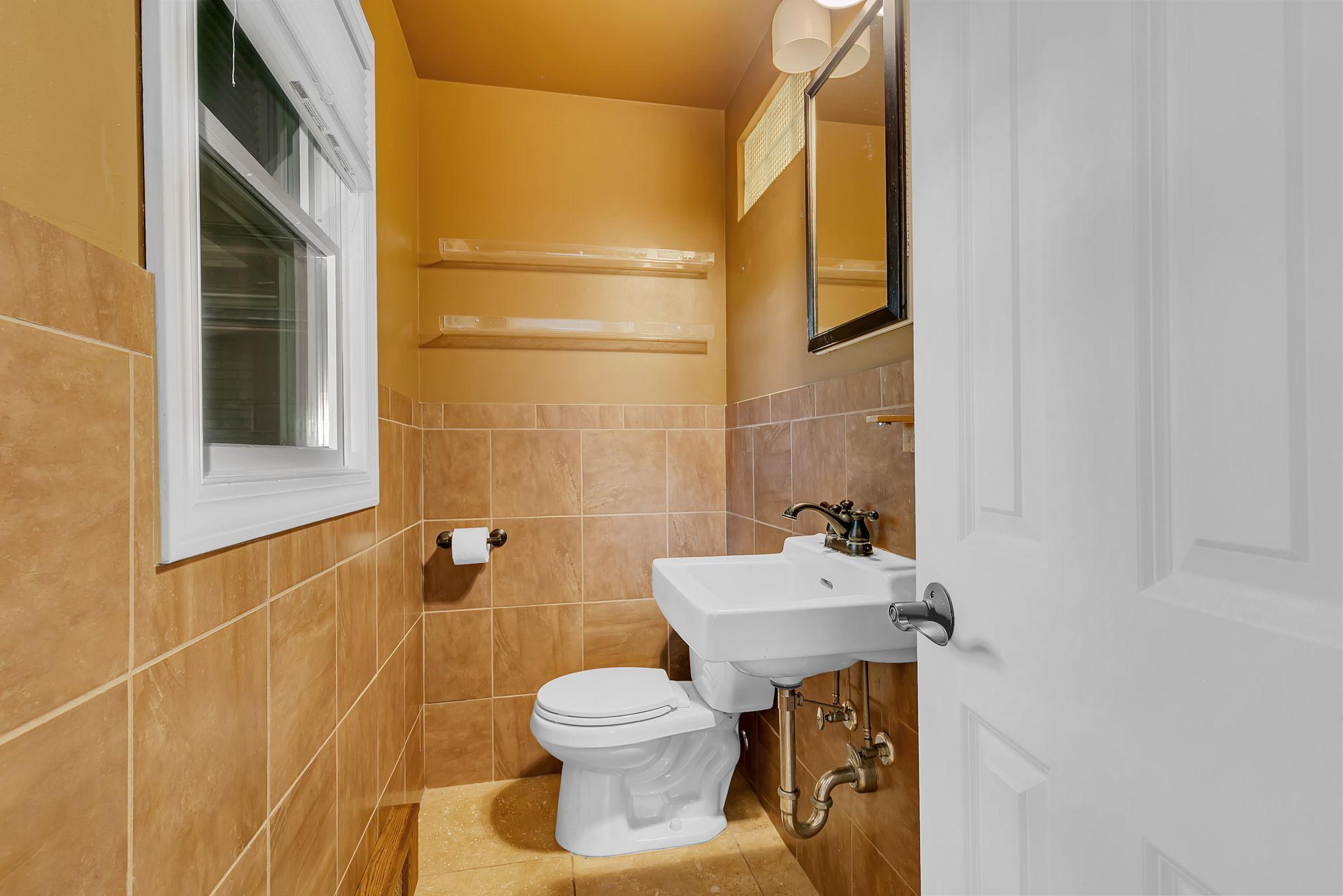 705 W River Street Property Photo 23