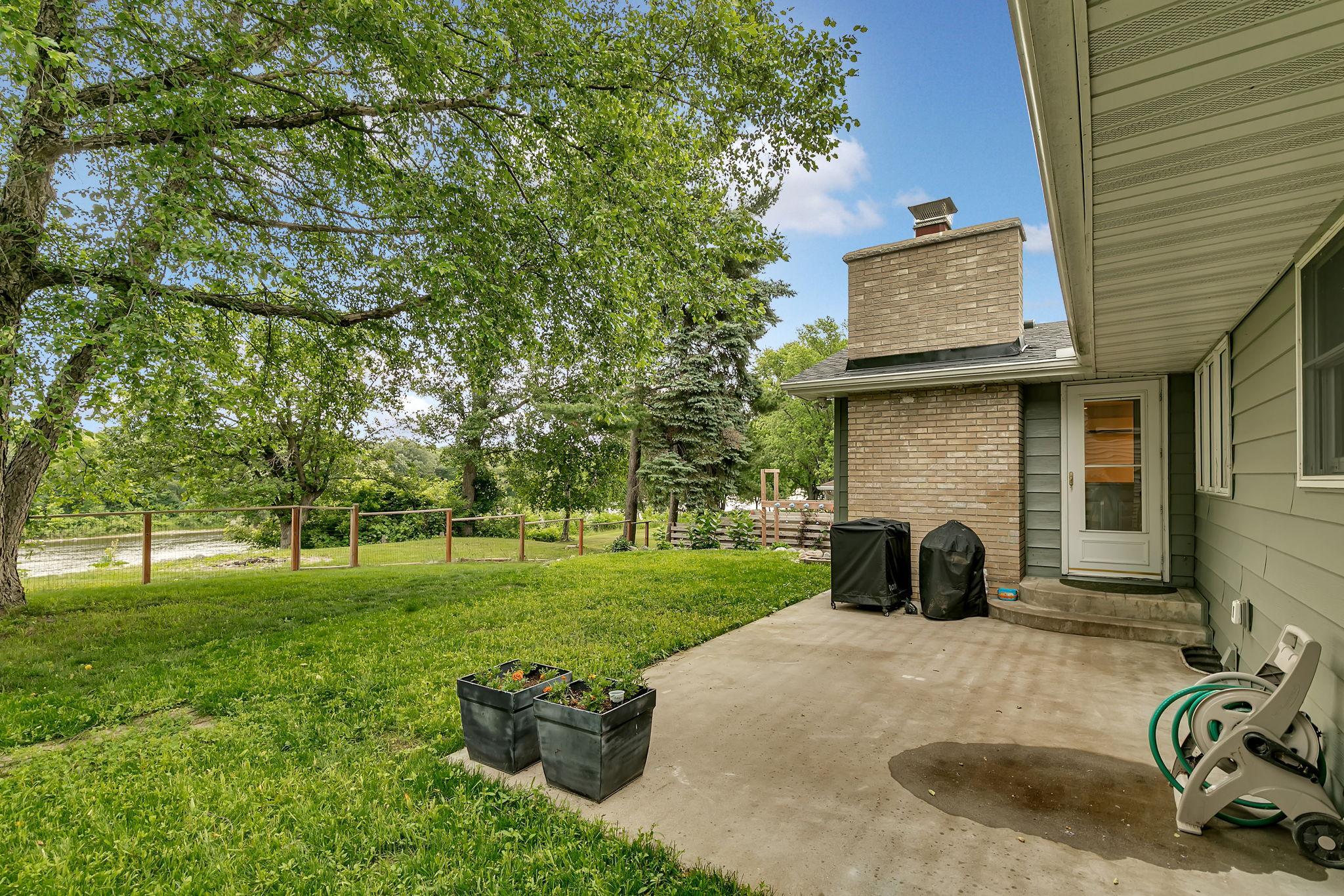 705 W River Street Property Photo 45