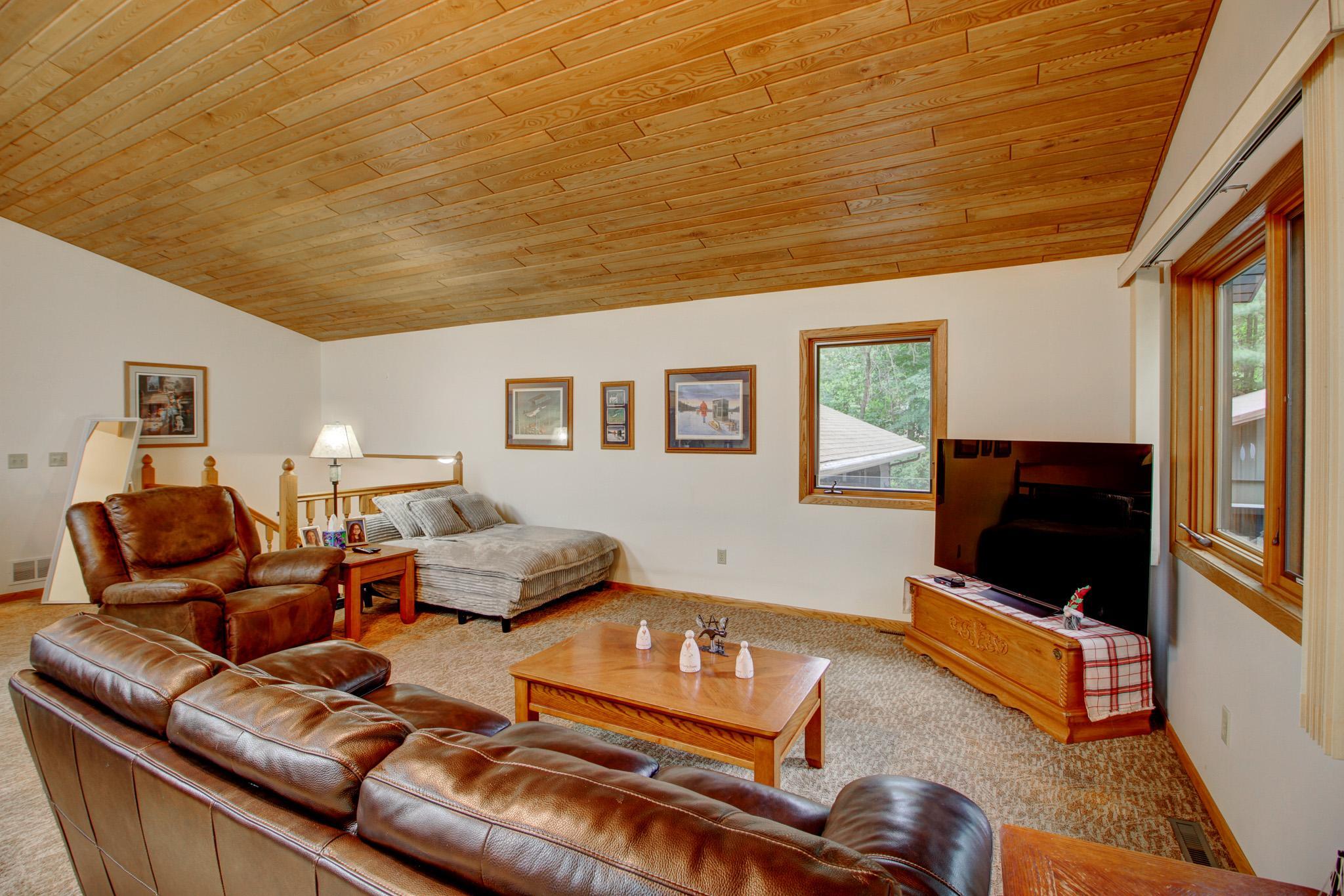 6155 Bittersweet Lane Property Photo 3