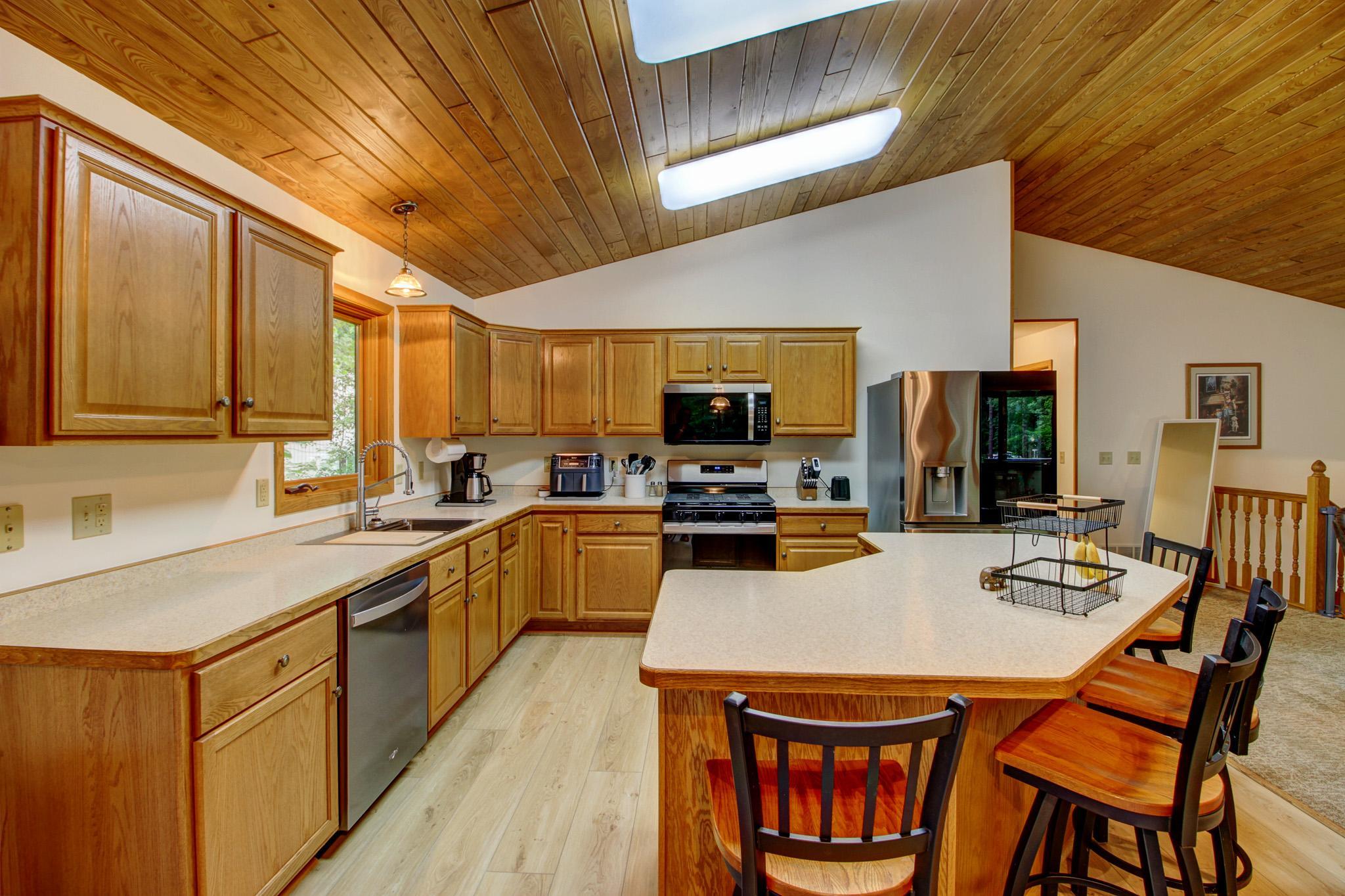 6155 Bittersweet Lane Property Photo 4