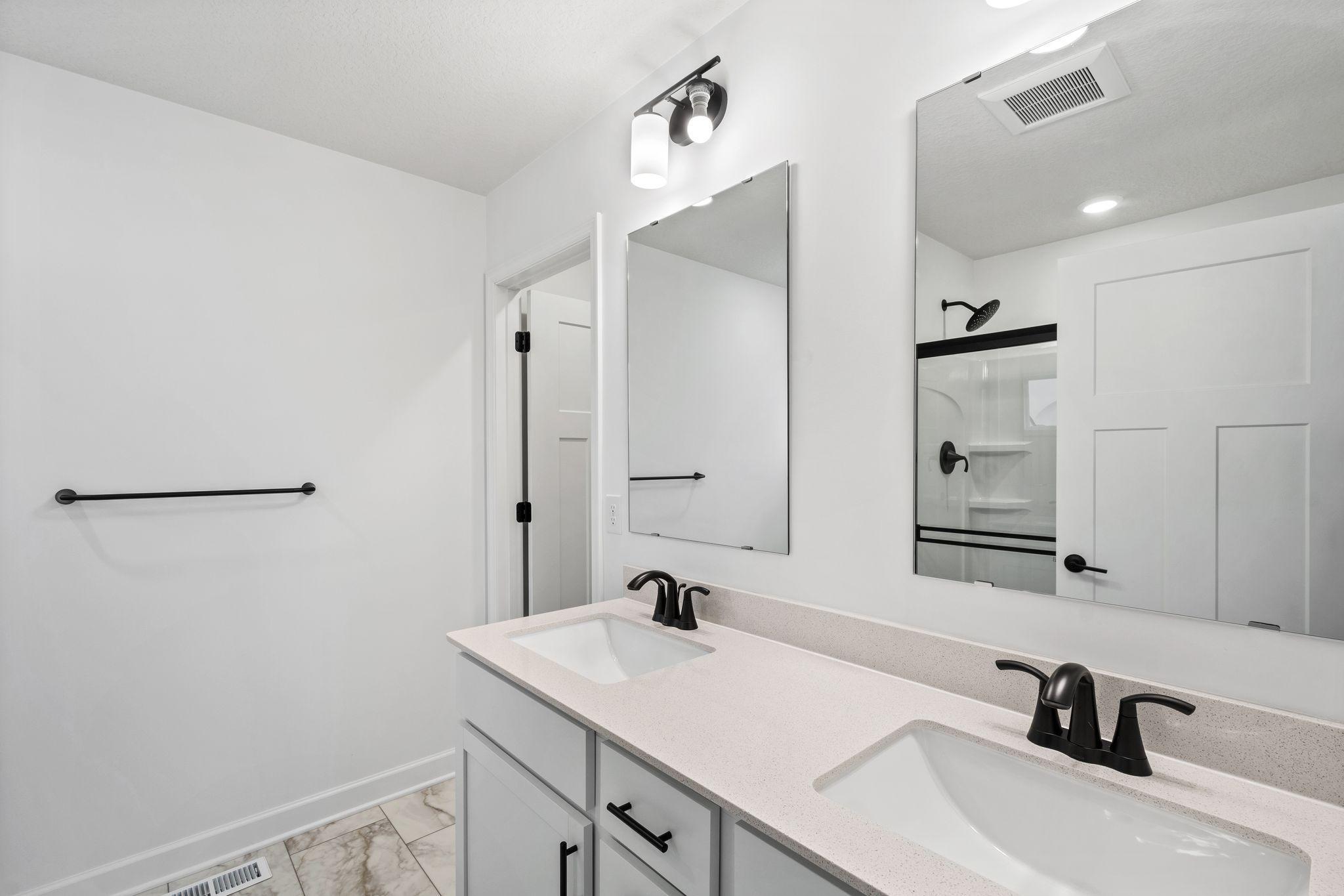 7098397 Property Photo 12