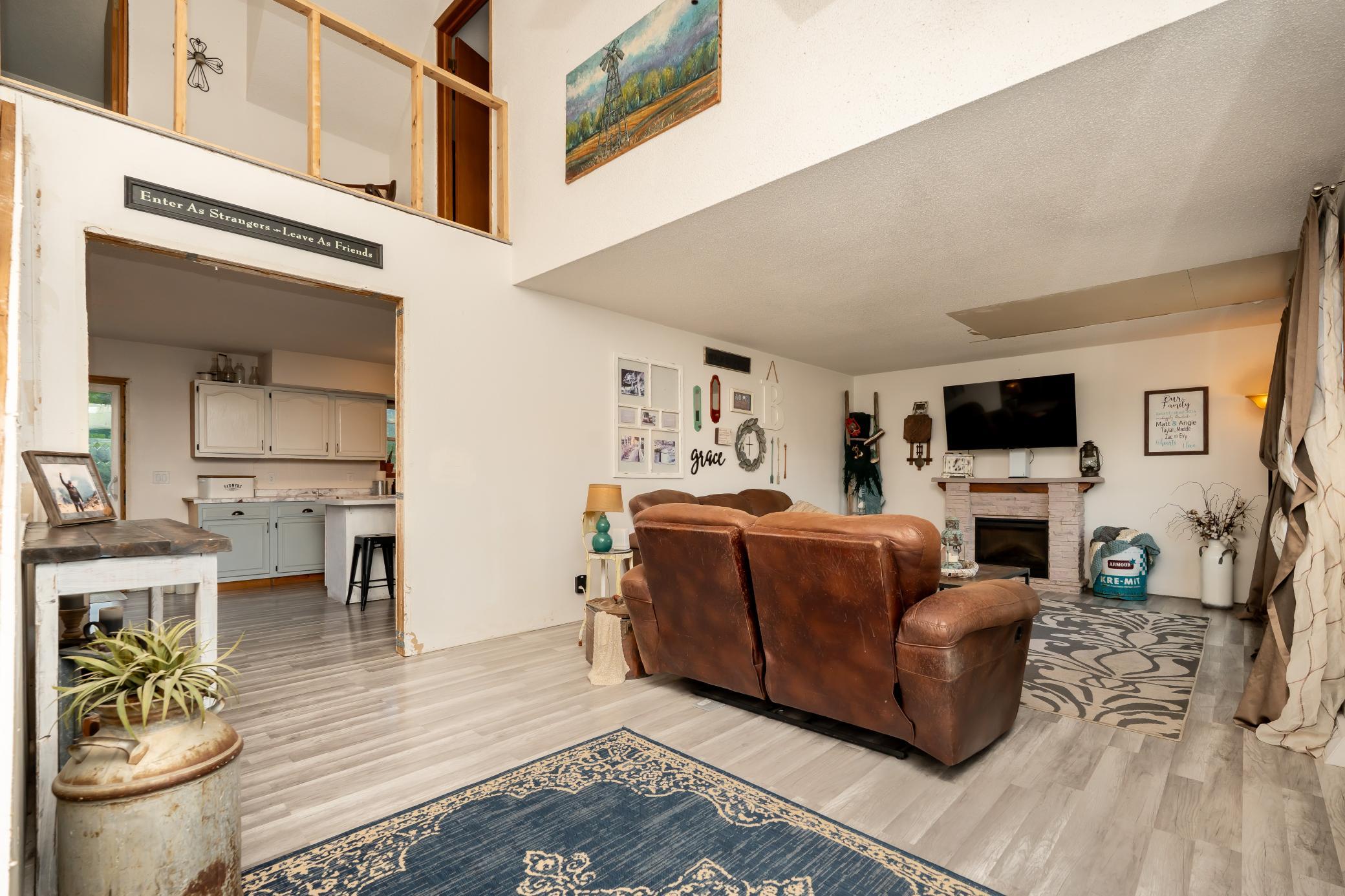 38653 Woodview Circle Property Photo 6