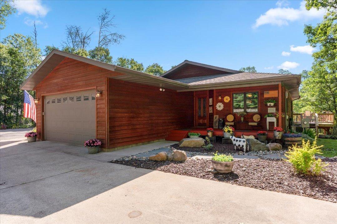 31204 Apache Circle Property Photo 4