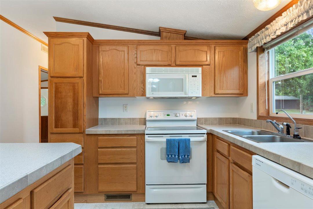 602 Winona Avenue Property Photo 6