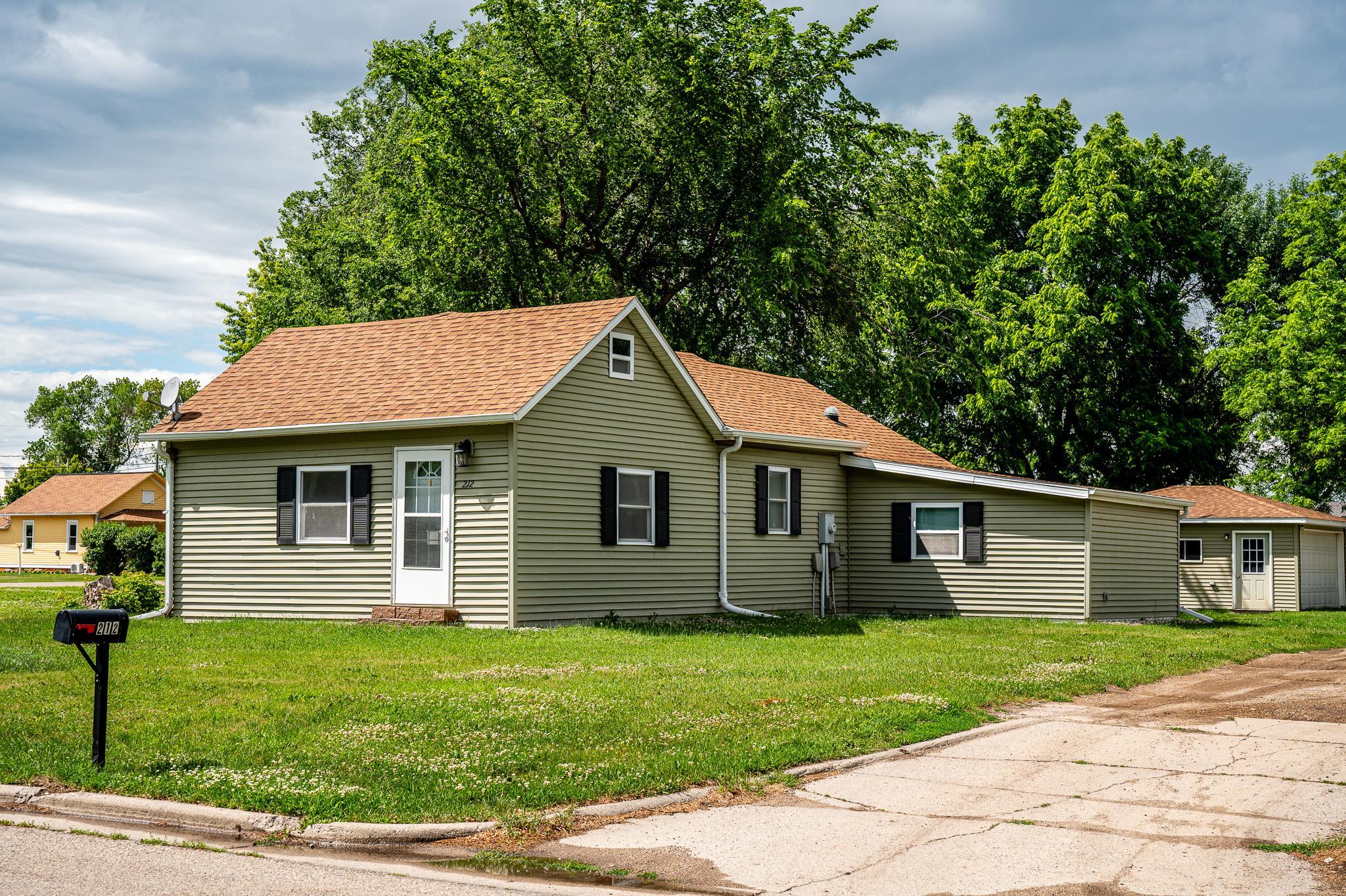 212 3rd Street N Property Photo 27