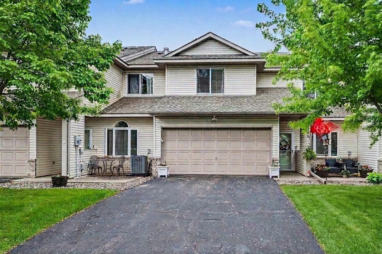 1106 Crystal Place W Property Photo 1