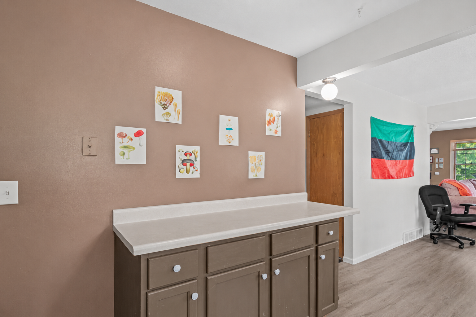 921 Weeks Avenue Se Property Photo 8