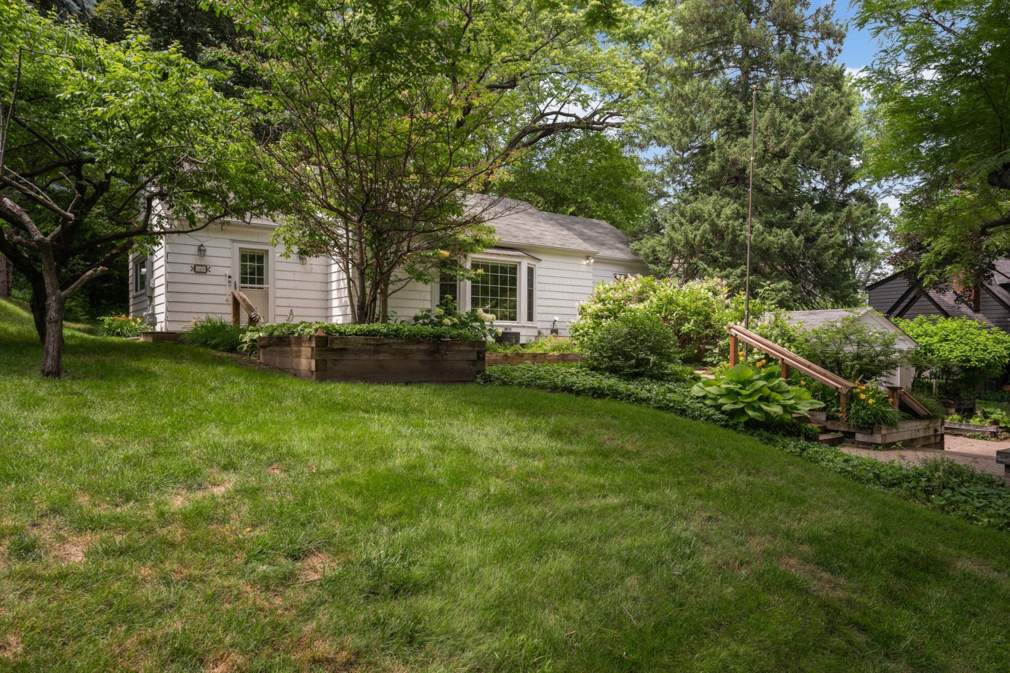 624 Pleasant Street Property Photo 3