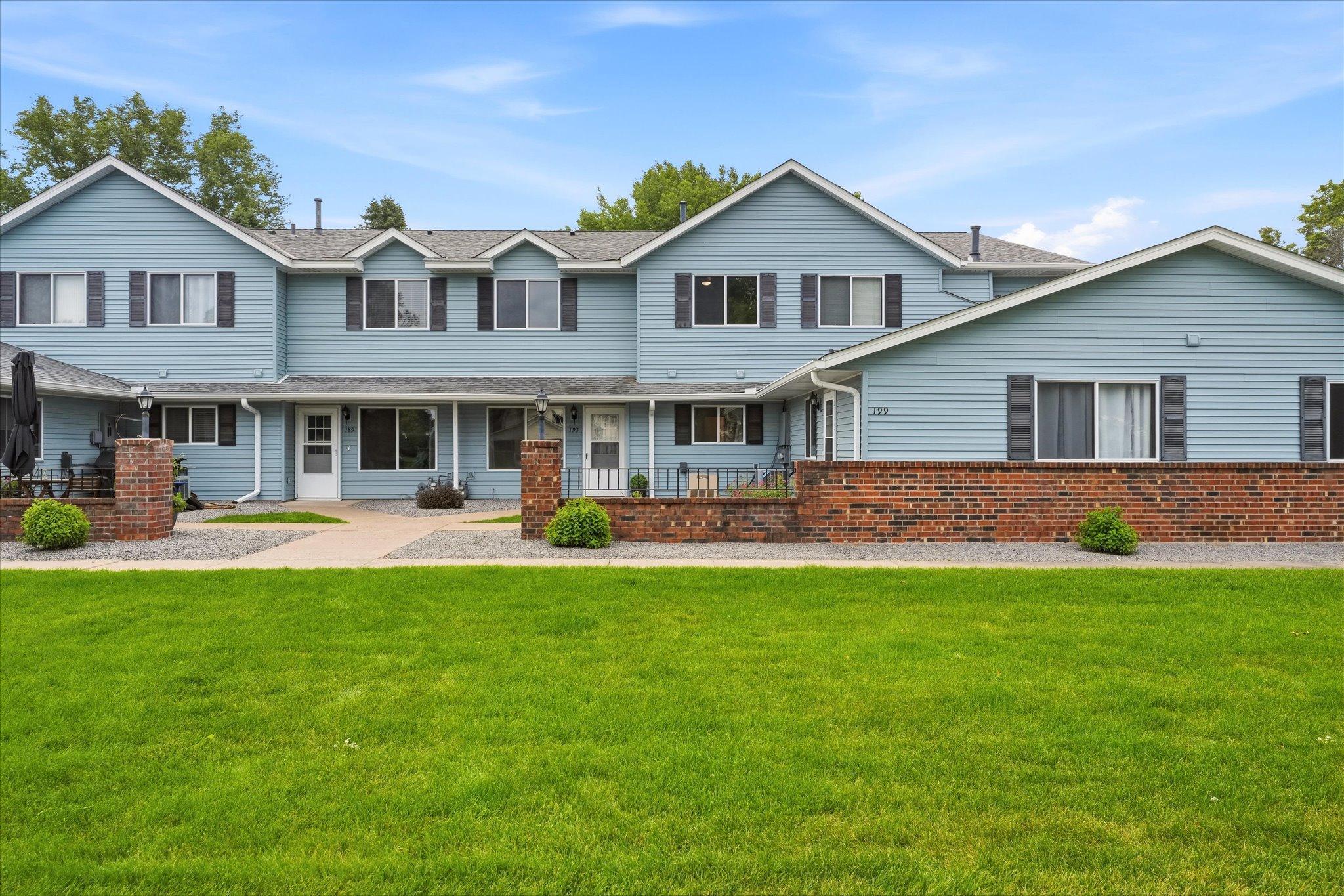 193 96th Lane Ne Property Photo 1