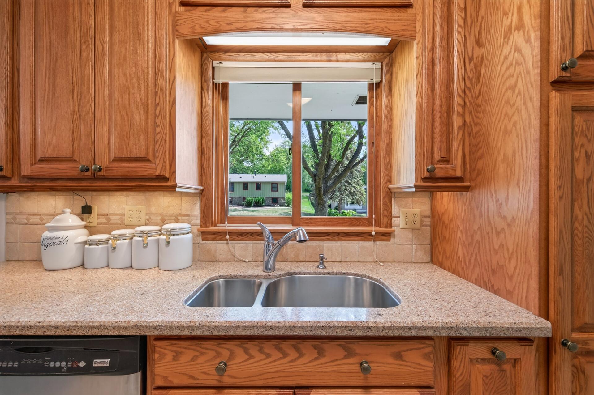 13345 Foliage Avenue Property Photo 9