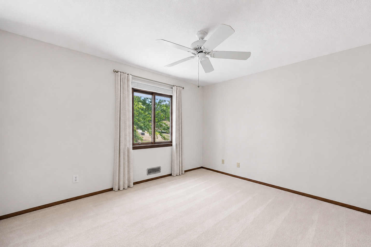13345 Foliage Avenue Property Photo 24