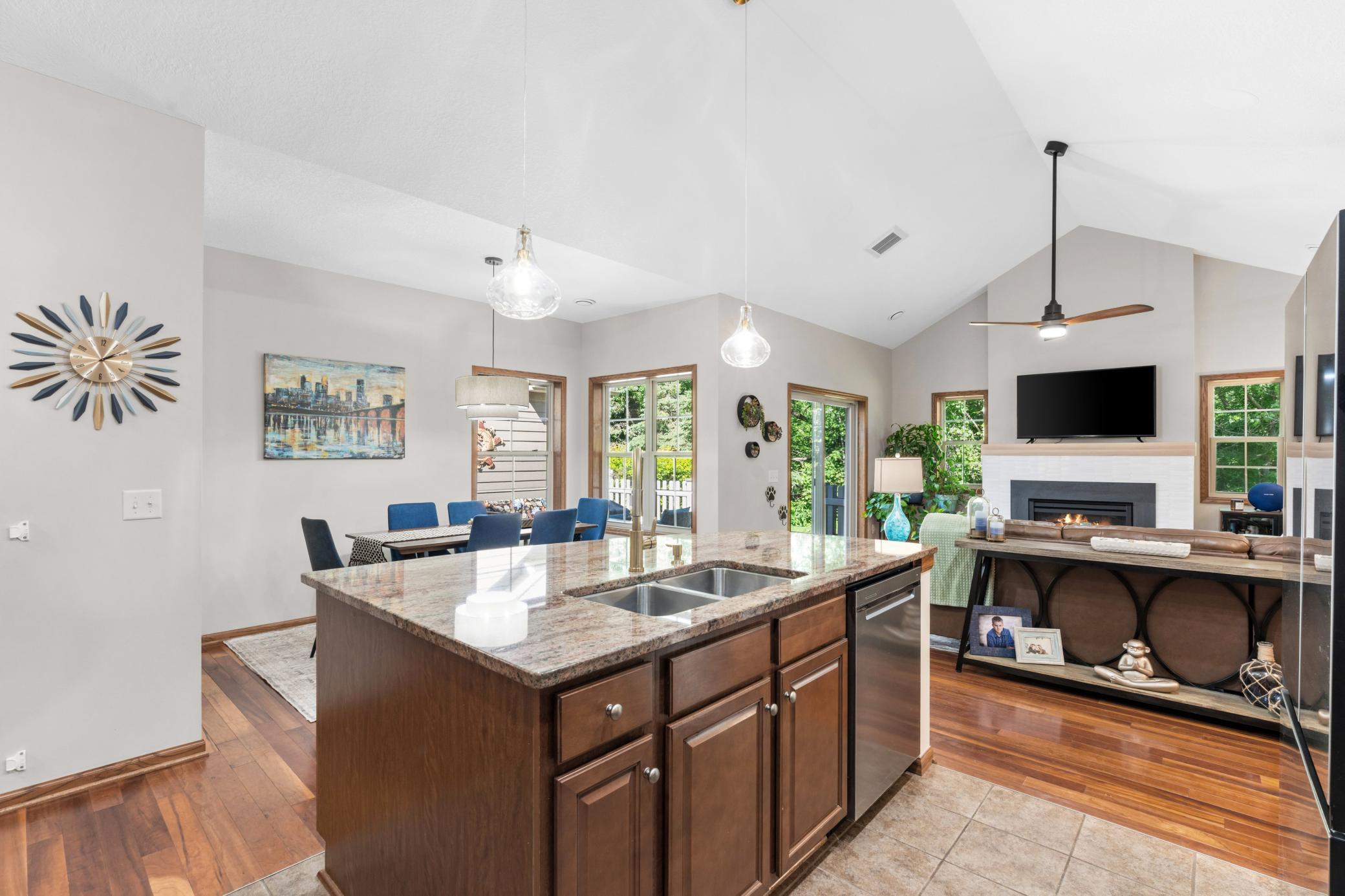 24227 Rivers Edge Road Property Photo 11