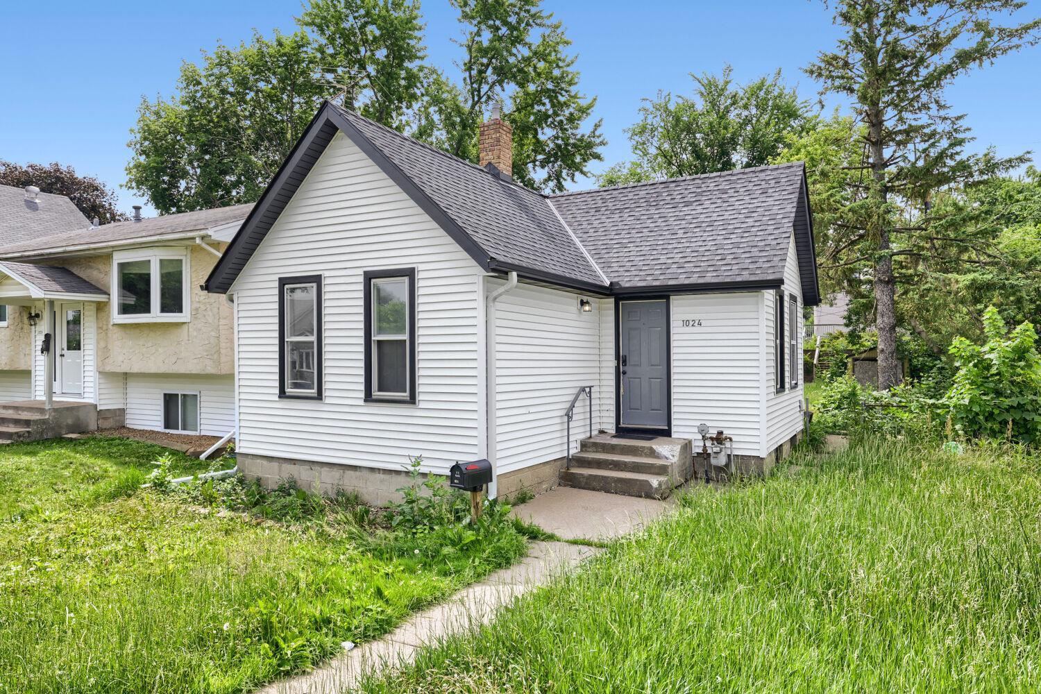 1024 Geranium Avenue E Property Photo 1