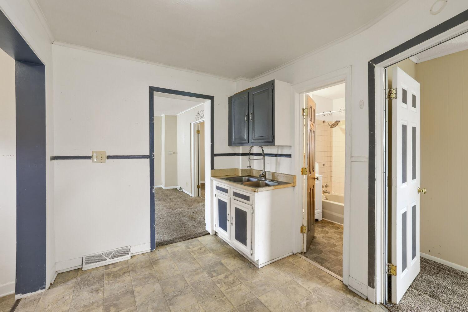 1024 Geranium Avenue E Property Photo 6