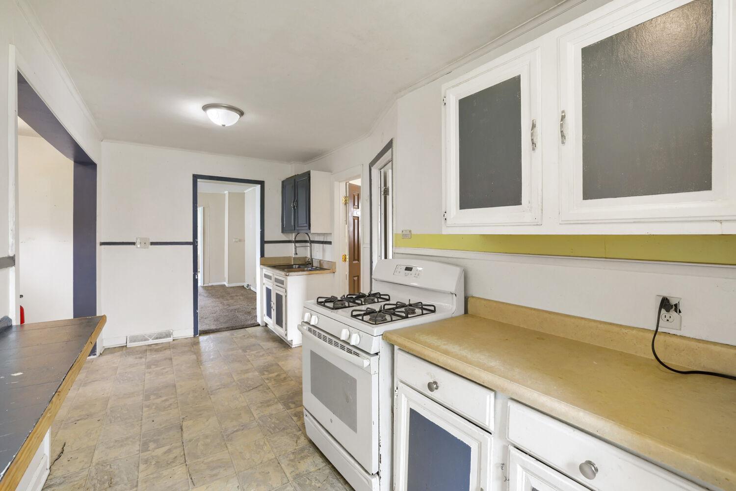 1024 Geranium Avenue E Property Photo 8